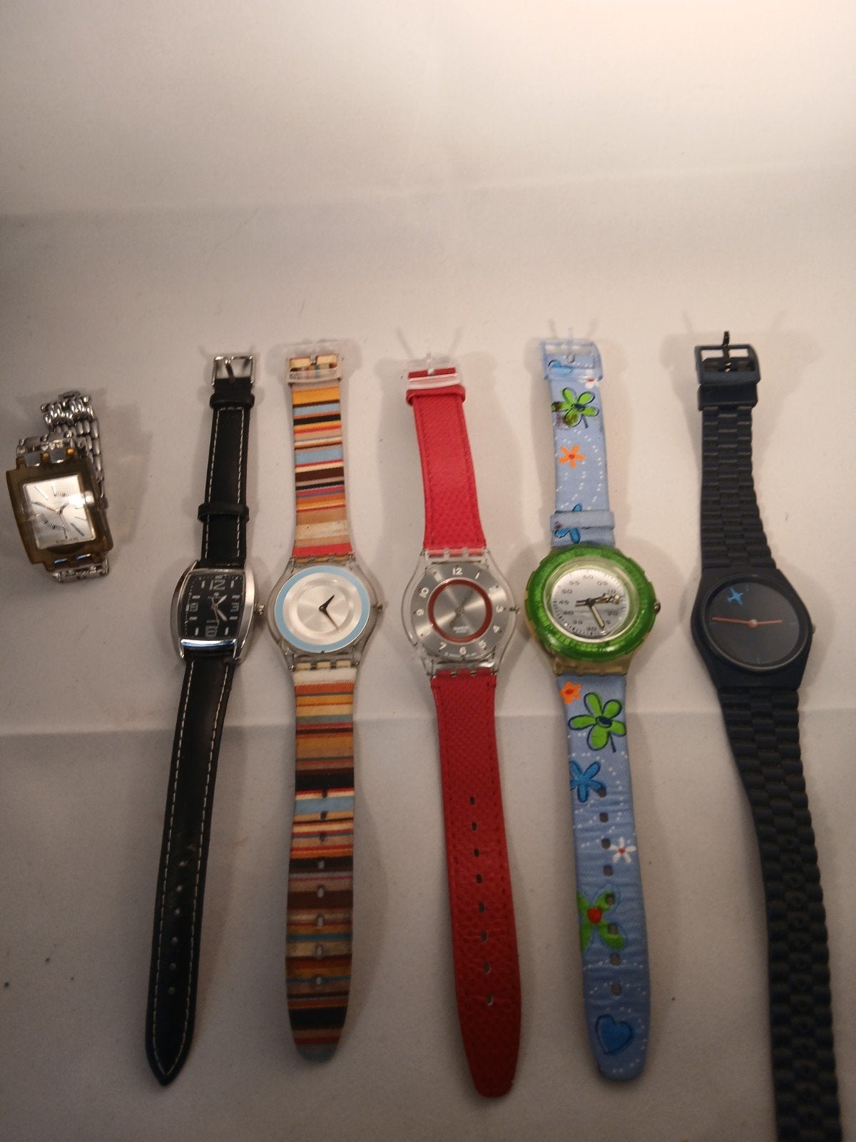 Diverse horloges - Swatch, Pierre Lannier en meer, Sieraden, Tassen en Uiterlijk, Horloges | Dames, Ophalen of Verzenden, Kunststof