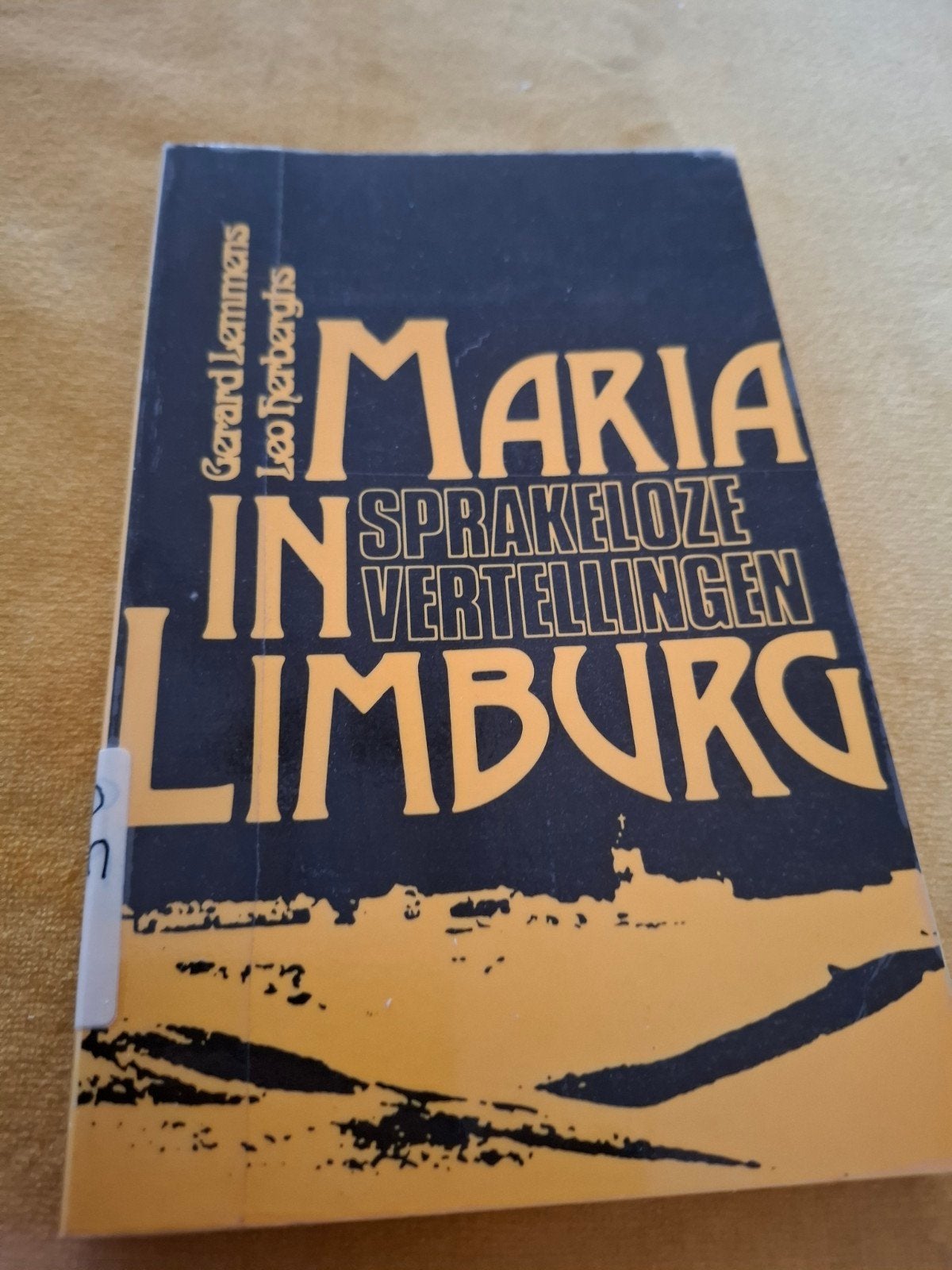 Maria in sprakeloze vertellingen Limburg - Gerard Lemmens, Ophalen of Verzenden, Zo goed als nieuw, Gerard Lemmens, Leo Herberghs