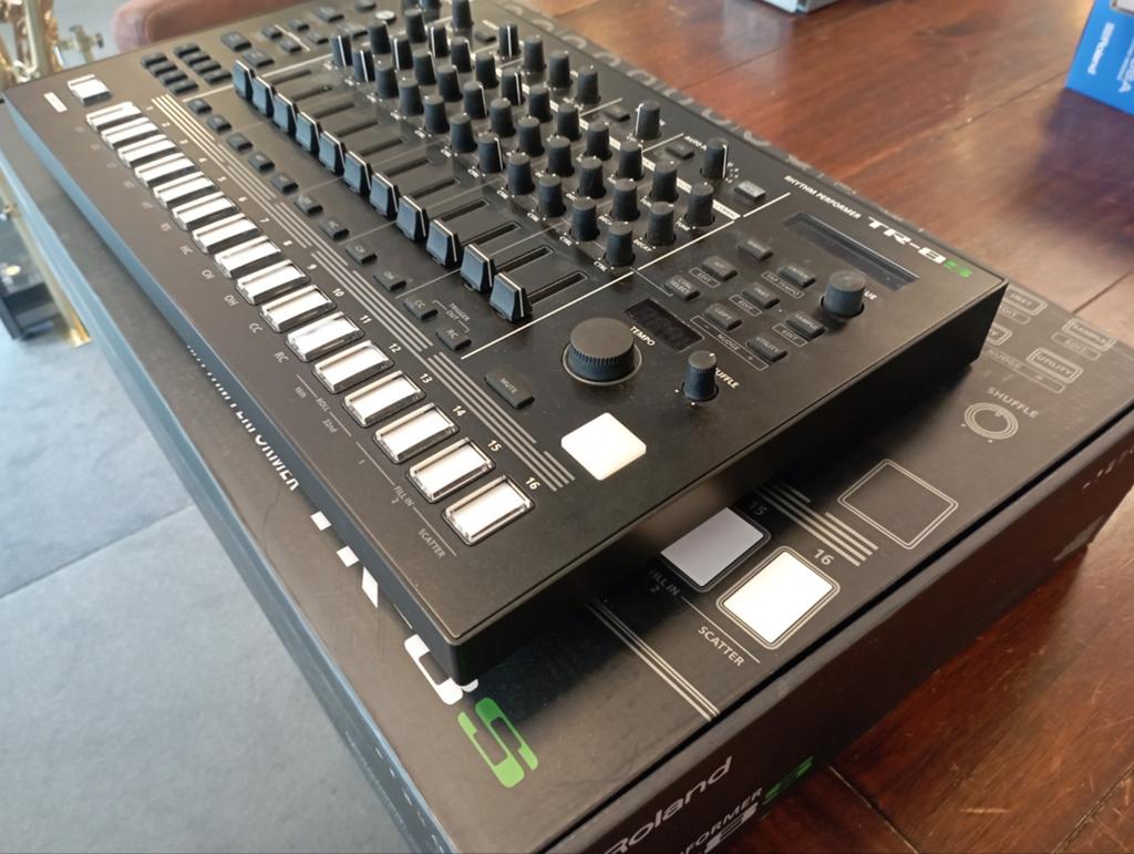 Roland TR -8S Aira Rhytem Drumcomputer, Muziek en Instrumenten, Drumcomputers, Ophalen of Verzenden, Zo goed als nieuw, Roland