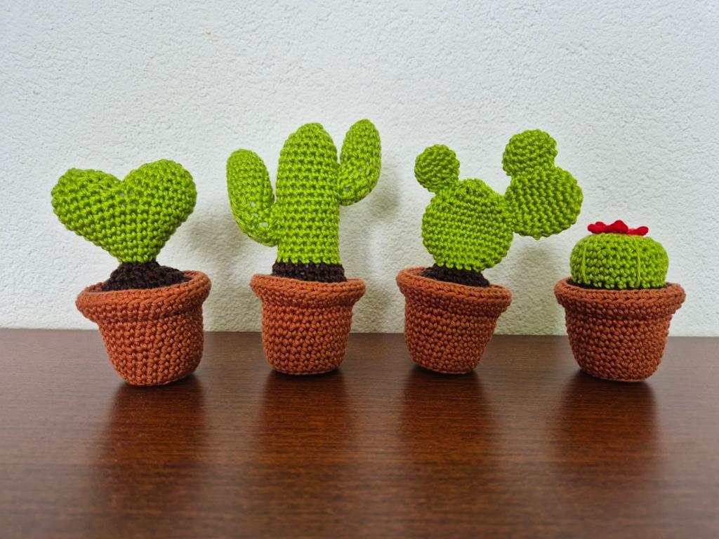 Gehaakte cactussen in potjes, Ophalen of Verzenden, Nieuw, Knutselwerk