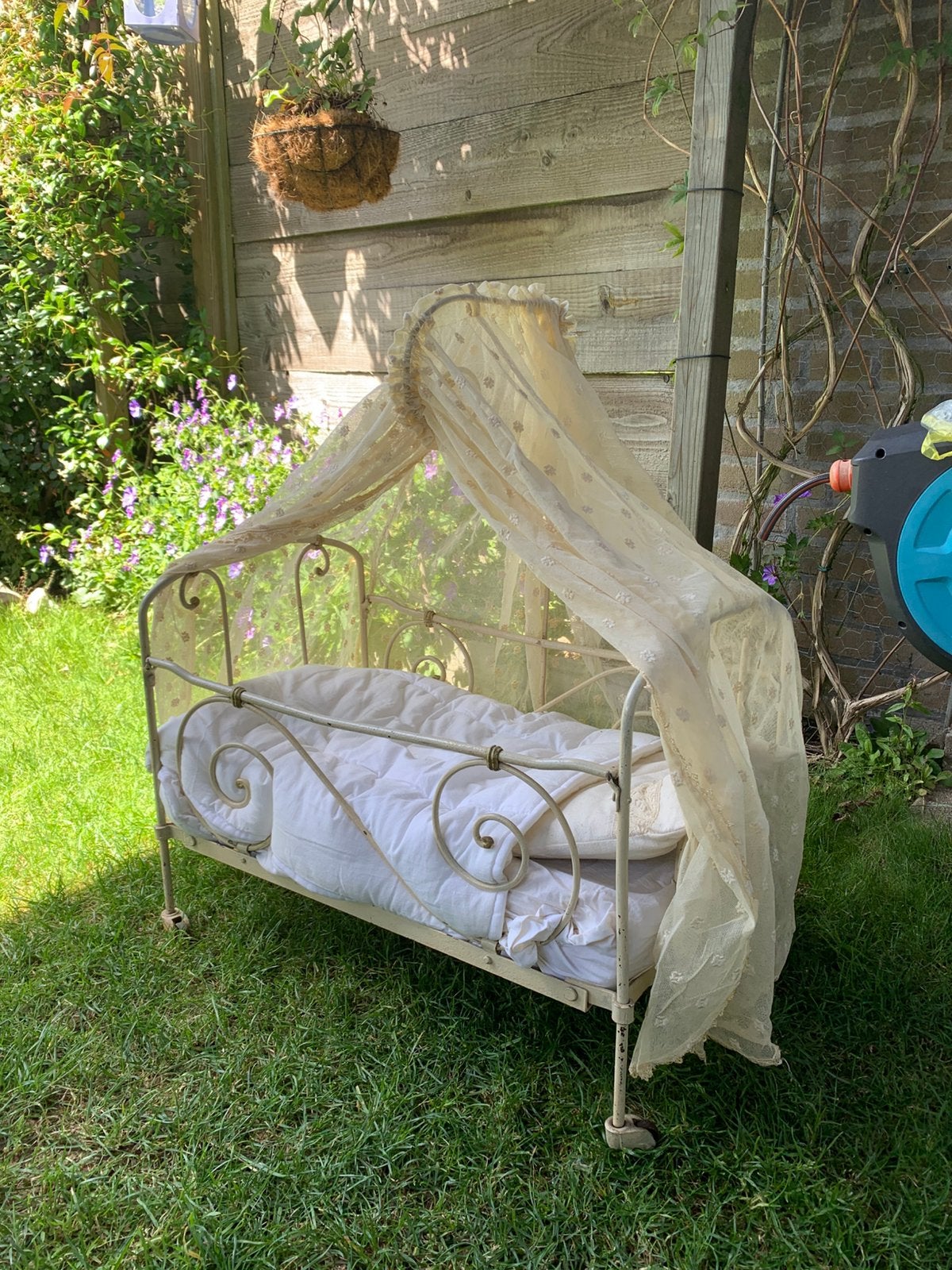 Antieke / vintage / brocante poppenwieg, Ophalen