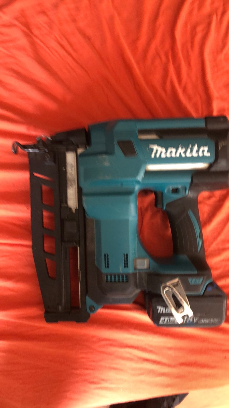 Makita DBN600 Accu tacker 18V, Ophalen of Verzenden, Gebruikt, Tacker/nietmachine, Makita