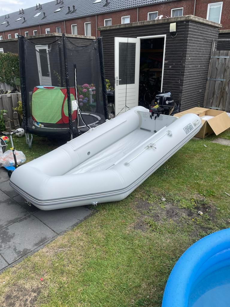 Fish 330 Opblaasbare boot met Tohatsu 6pk  motor, Ophalen of Verzenden, Gebruikt, Benzine, Overige materialen