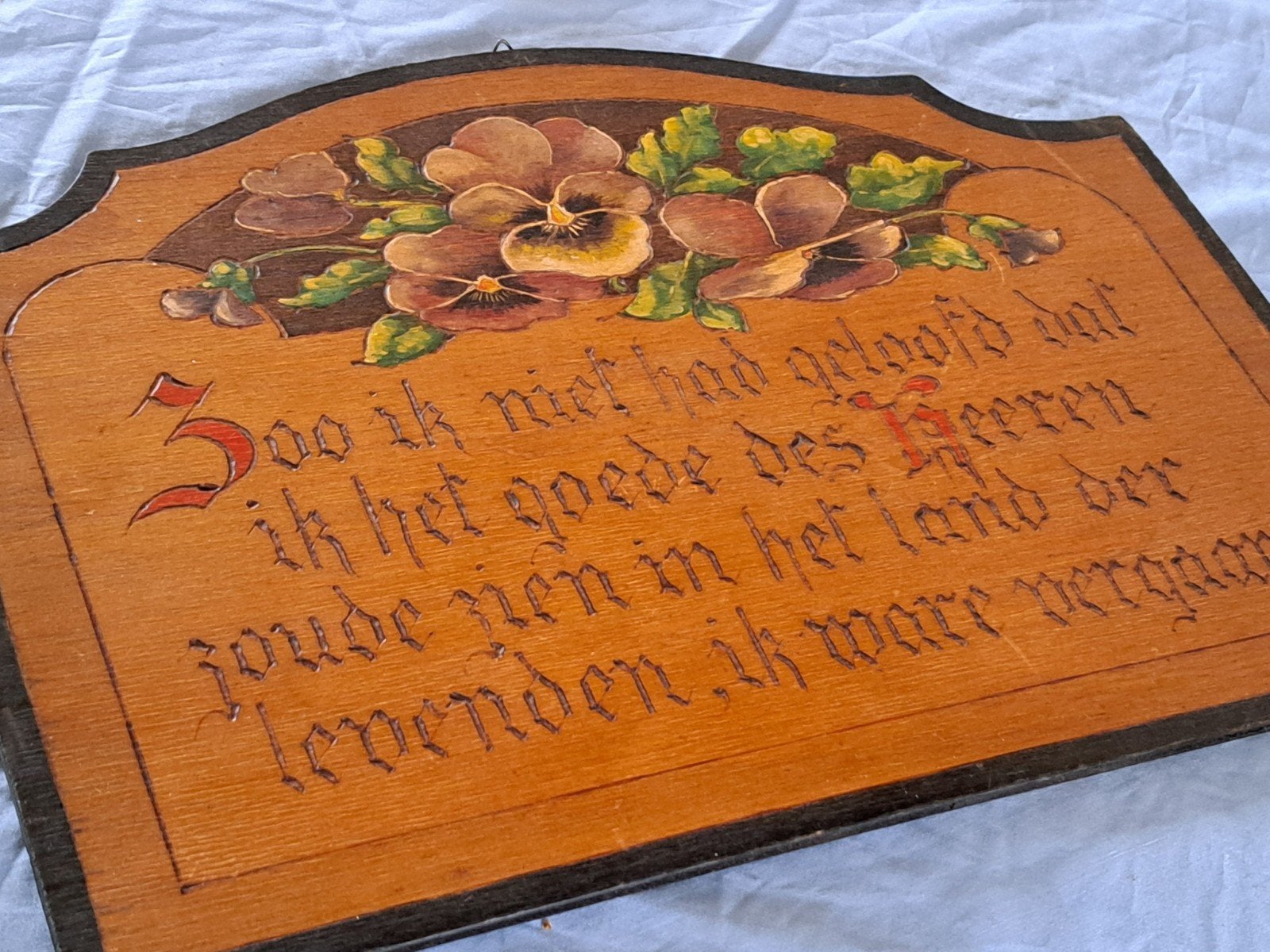 Bijbeltekst hout met bloemmotief, oud Ned. lettertype, Ophalen of Verzenden