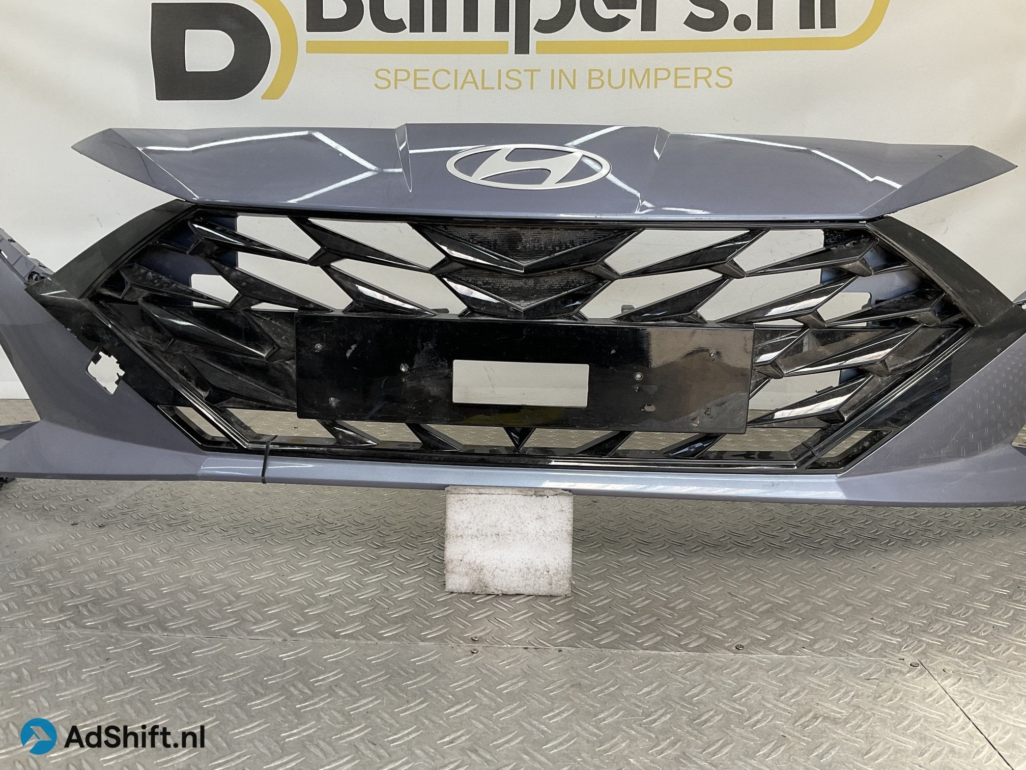 BUMPER Hyundai i20 2024 86511-Q0GA0 VOORBUMPER E4-23305, Bumper