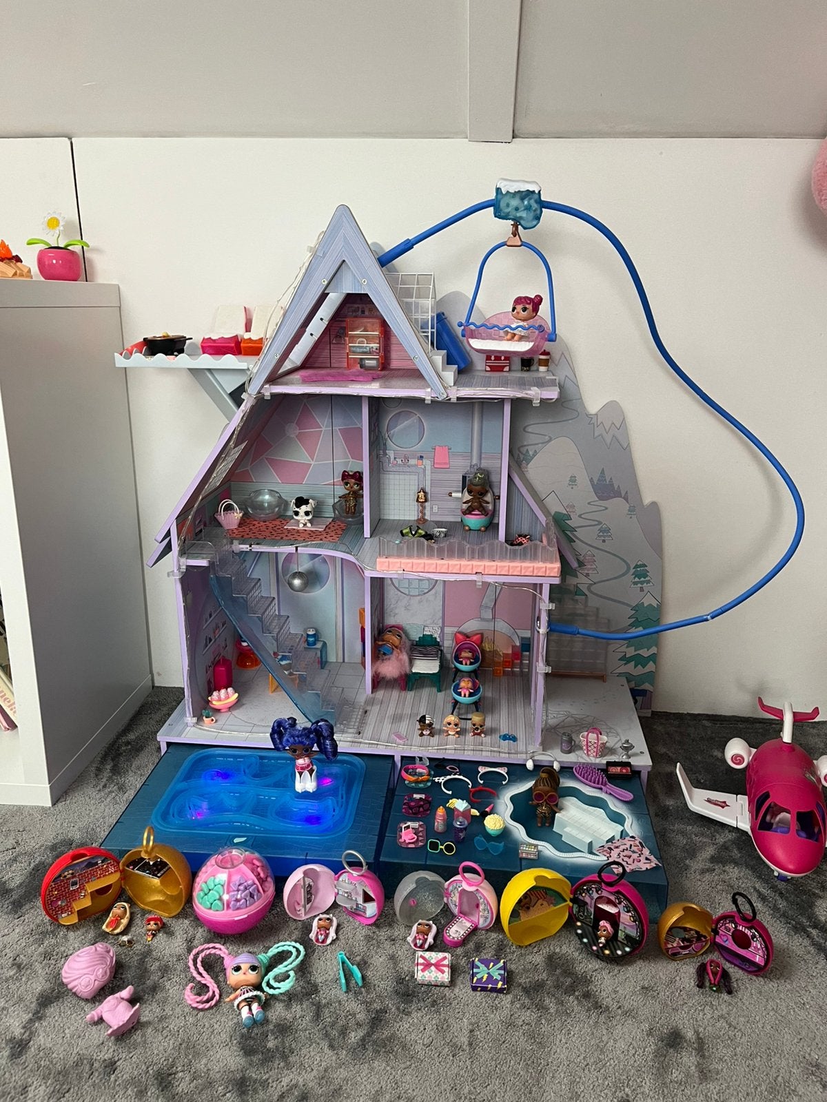 LOL Suprise winterhuis chalet met extra’s, Ophalen, Zo goed als nieuw, Poppenhuis