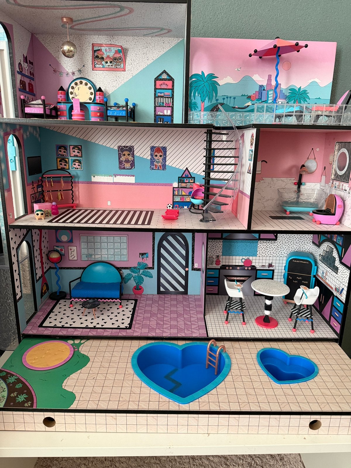 LOL Surprise Huis, Camper, luxe auto en heel veel poppetjes, Ophalen, Zo goed als nieuw, Jongen of Meisje