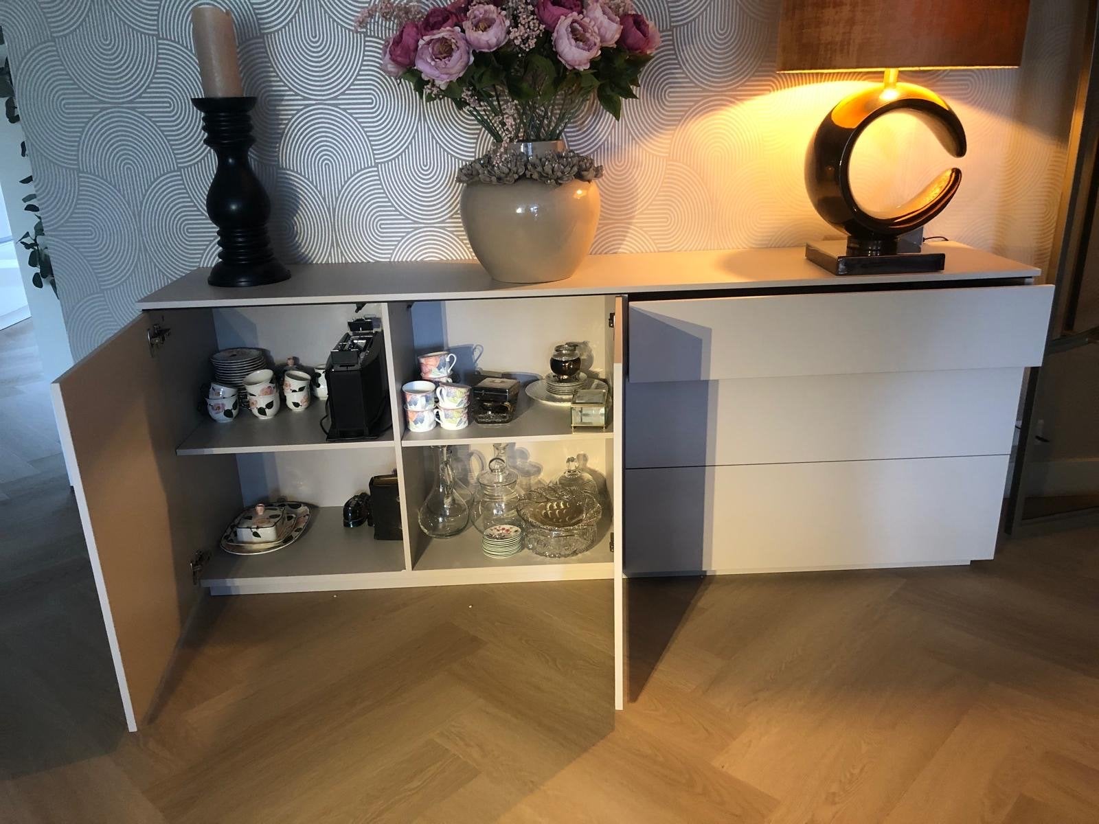 Licht beige dressoir met 3 laden en 2 deuren, Ophalen, Zo goed als nieuw, 200 cm of meer, Met lade(s)