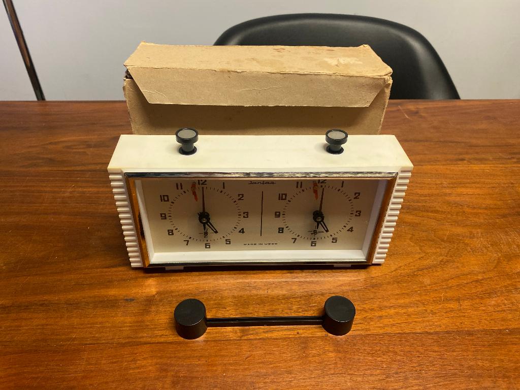 Vintage Schaakklok Jantar - Made in USSR, Een of twee spelers, Ophalen of Verzenden, Gebruikt