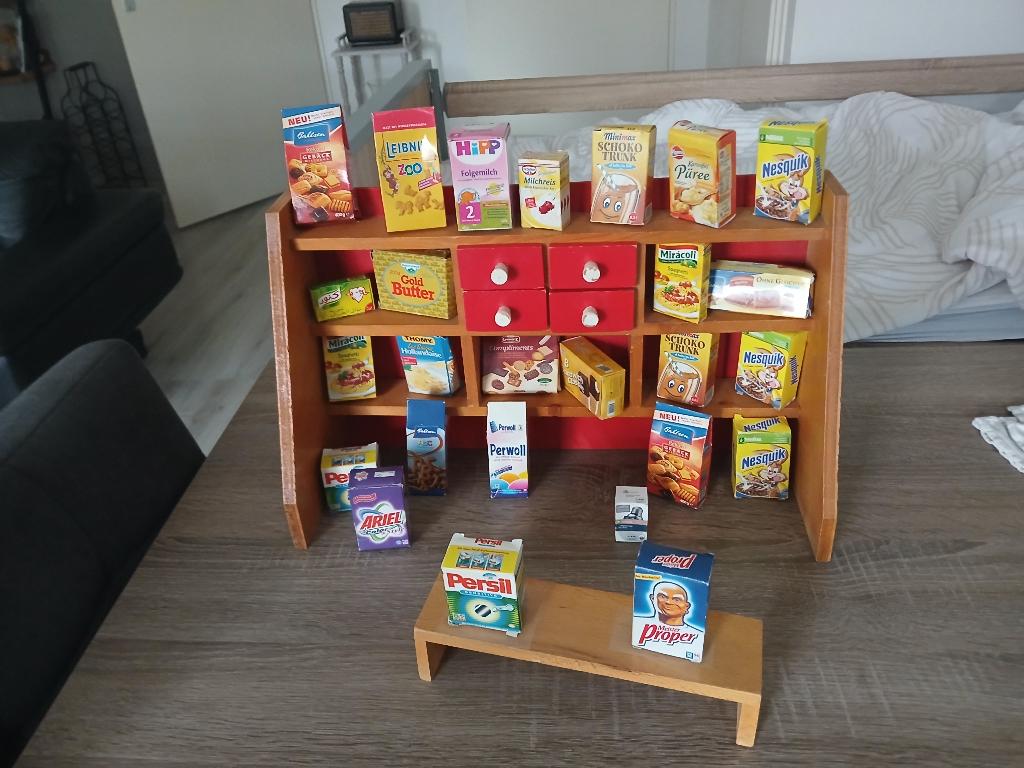Winkeltje met mini's boodschappen vintage, Ophalen of Verzenden, Zo goed als nieuw, Meubelstuk of Keukentje