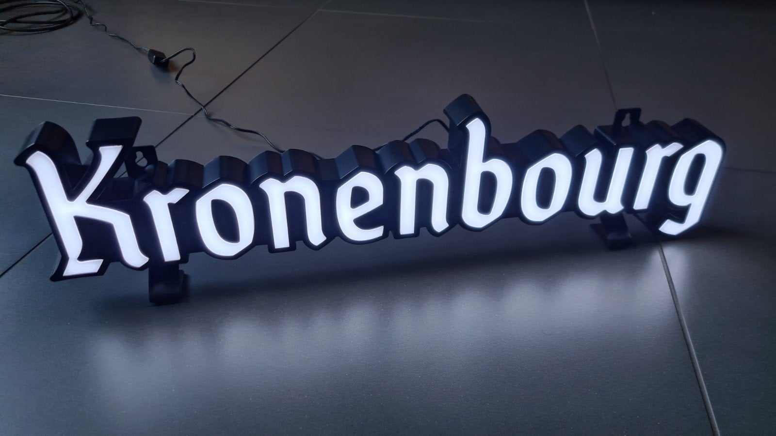 Kronenbourg Bier Lichtreclame NIEUW, Verzamelen, Ophalen of Verzenden, Nieuw, Lichtbak of (neon) lamp