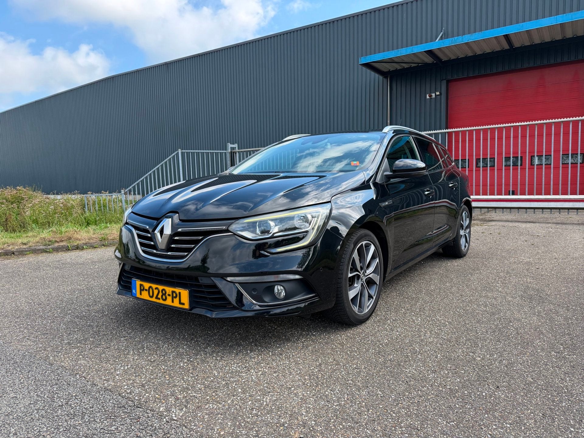 Renault Mégane Estate 1.2 TCe GT-Line NWE APK. 26-08-2027, Auto's, Voorwielaandrijving, Automatische klimaatregeling, Gebruikt