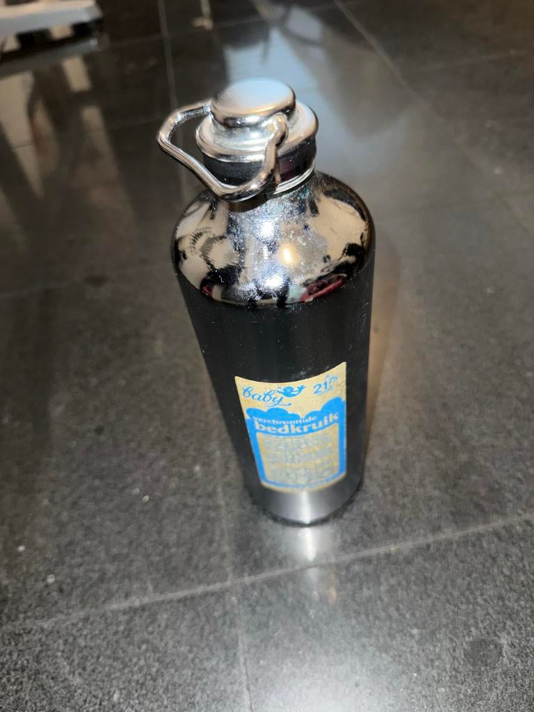 Zwarte metalen fles met dop, Kinderen en Baby's, Badjes en Verzorging, Ophalen of Verzenden, Zo goed als nieuw