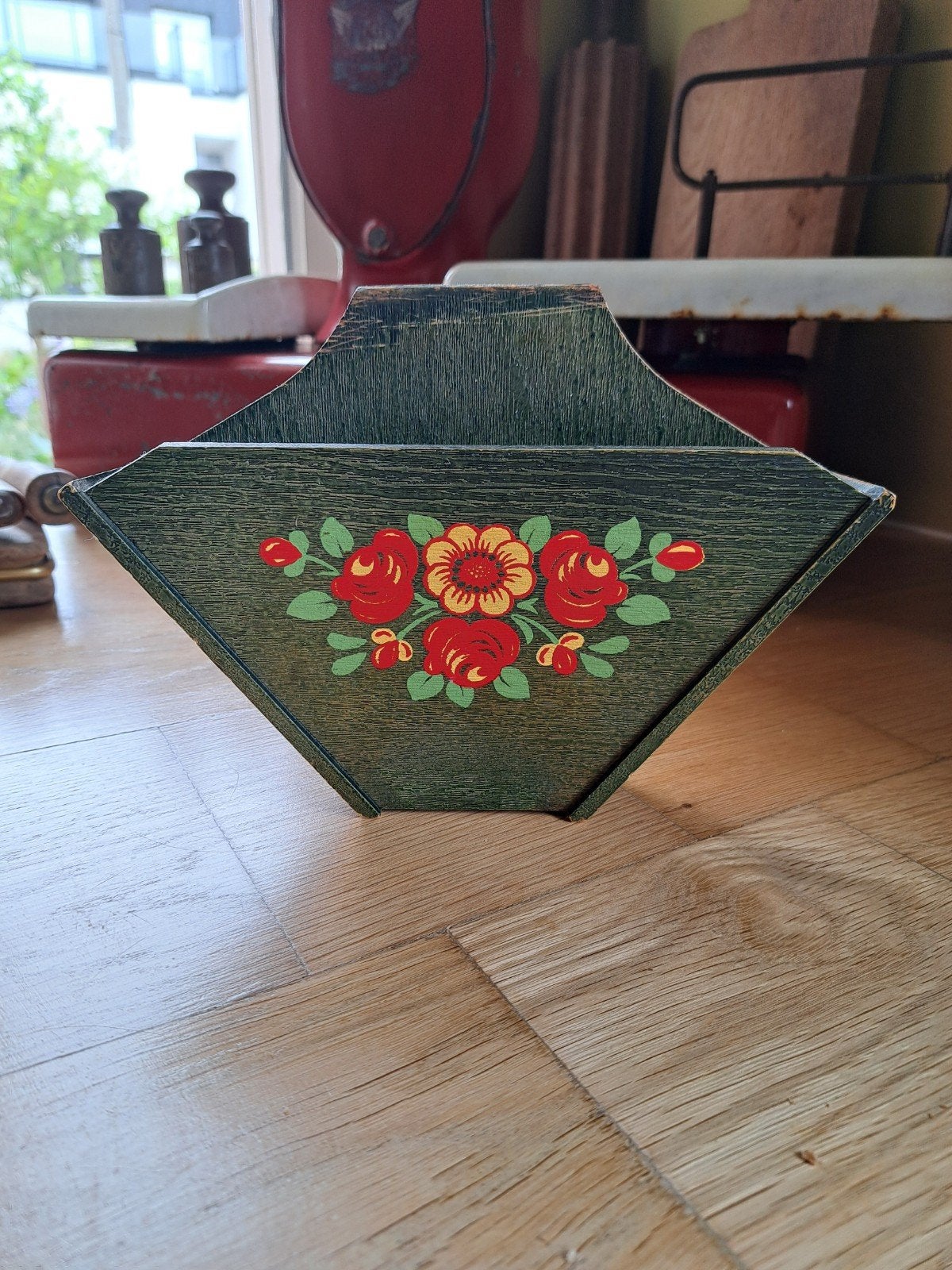 Vintage houten koffiefilterhouder met bloemmotief, Hout, Ophalen of Verzenden, Groen, Overige typen