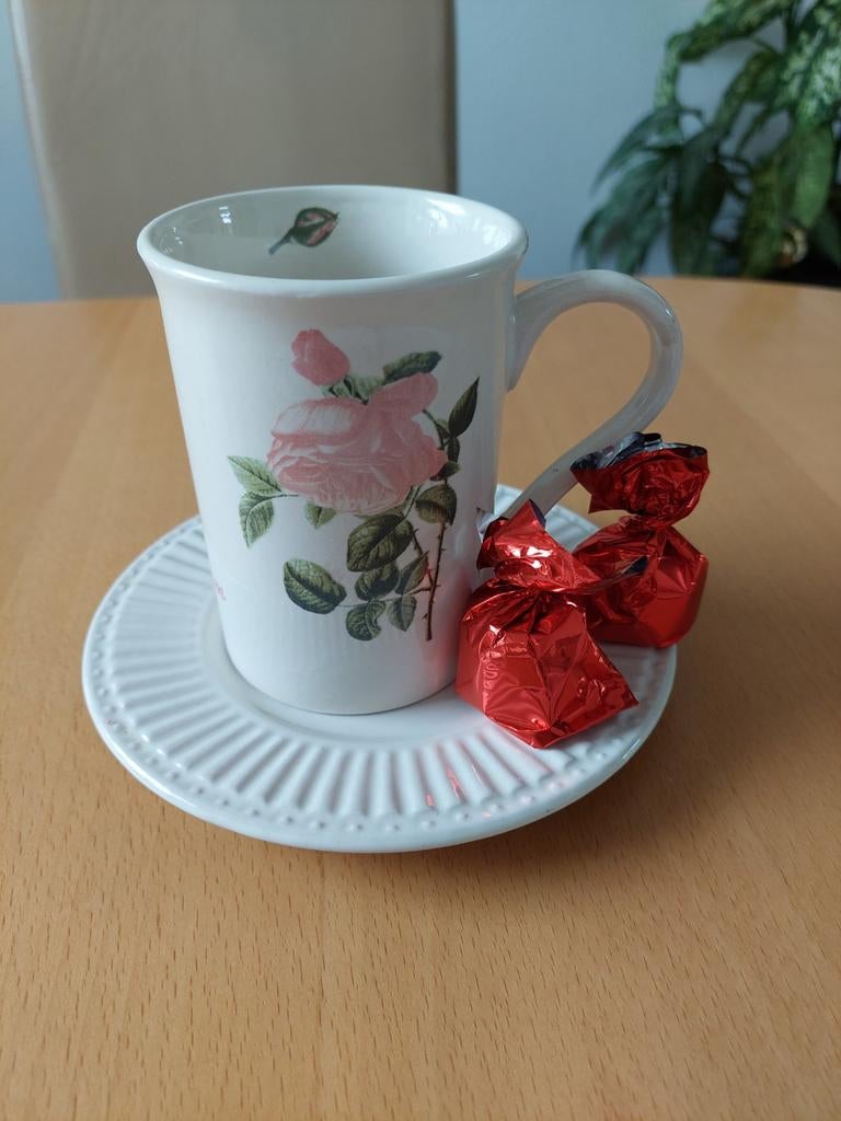 Roze roos bloemen  koffiemok , als cadeau ingepakt  zie foto, Ophalen of Verzenden, Nieuw