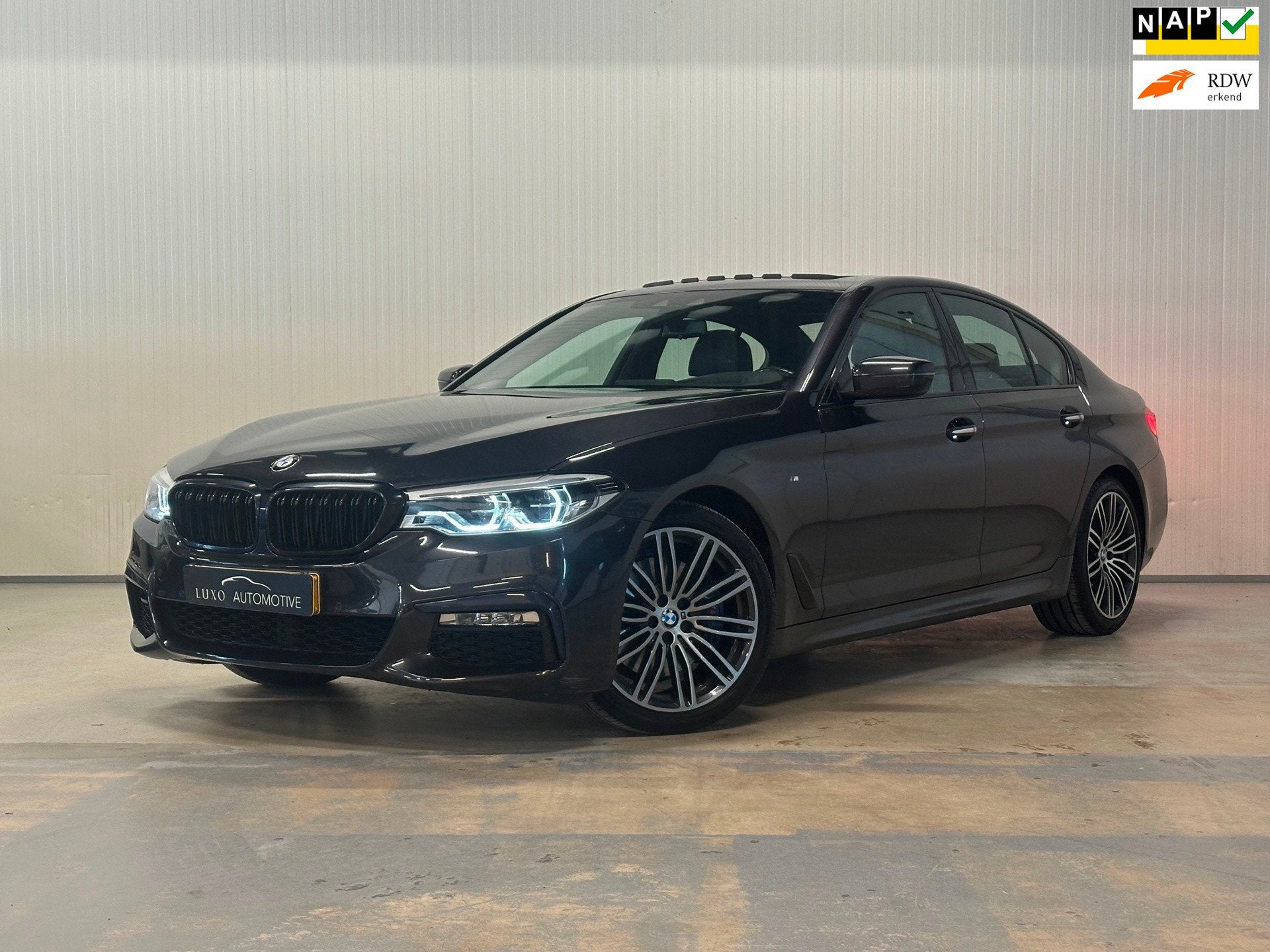 BMW 5-serie 530i High Executive | NAP | SCHUIF/KANTEL | M-SP, Automaat, 1998 cc, Achterwielaandrijving, Gebruikt