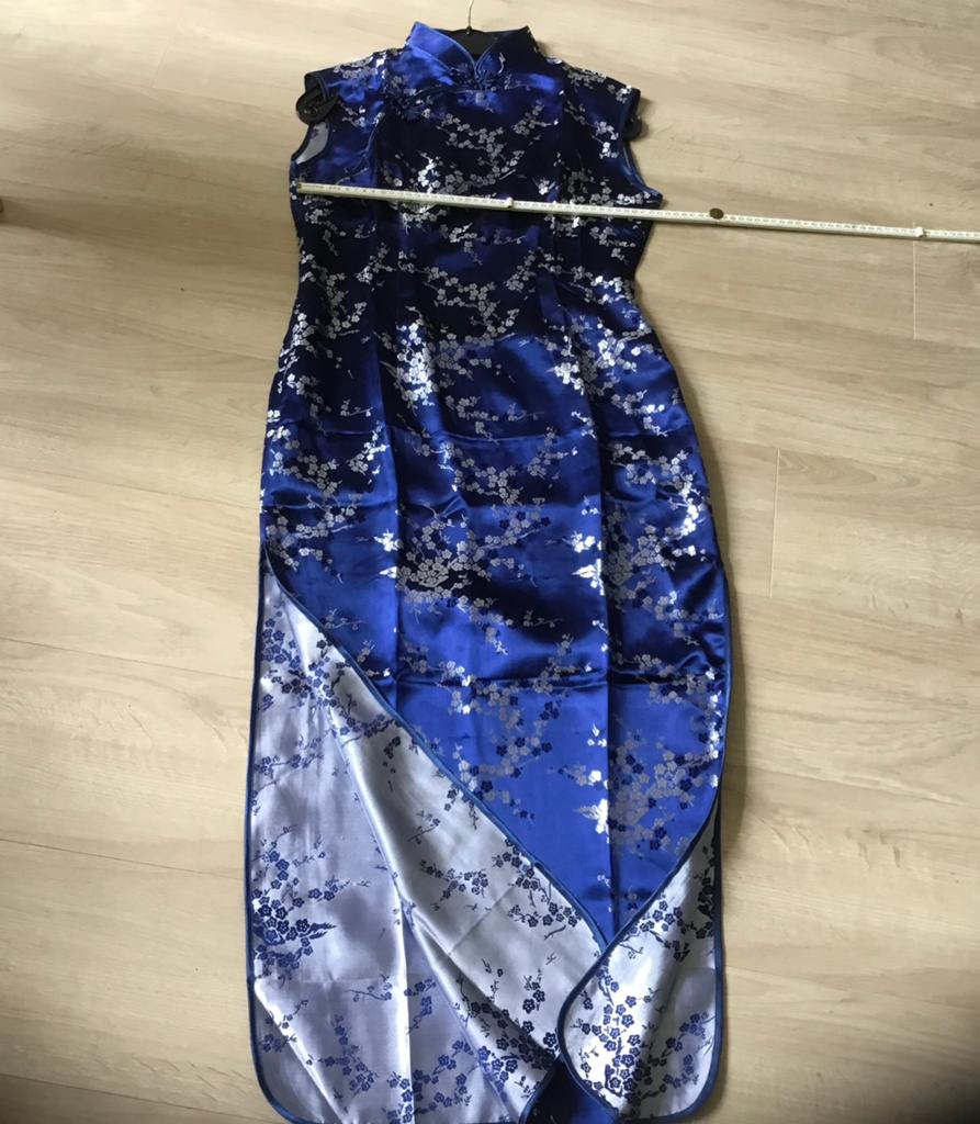 Jurk   Lengte 125.    €10.00, Ophalen of Verzenden, Nieuw, Overige typen