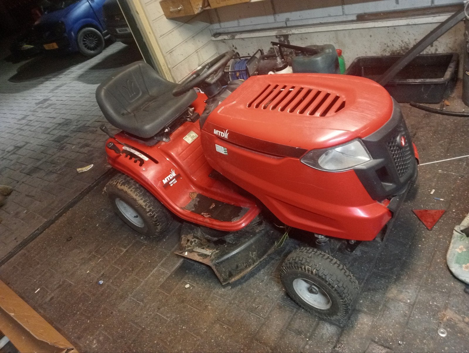 MTD zitmaaier - Maaiveld defect, motor goed, Tuin en Terras, Ophalen, Gebruikt, Benzine-grasmaaier, MTD