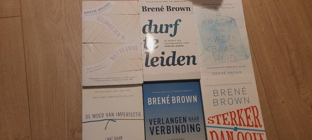 6 x Brene Brown - De moed van imperfectie & Durf te leiden &, Boeken, Ophalen of Verzenden, Zo goed als nieuw, Sociale psychologie