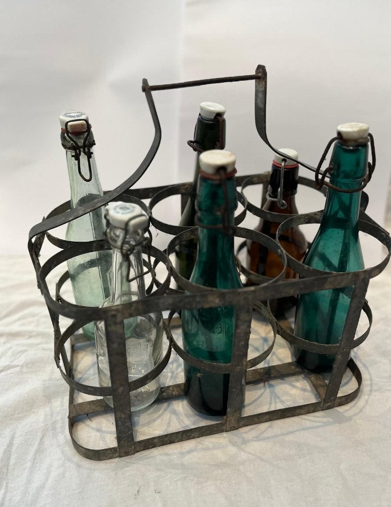 Prachtig brocante flessenrek met 6 stuks beugelflessen, Ophalen of Verzenden