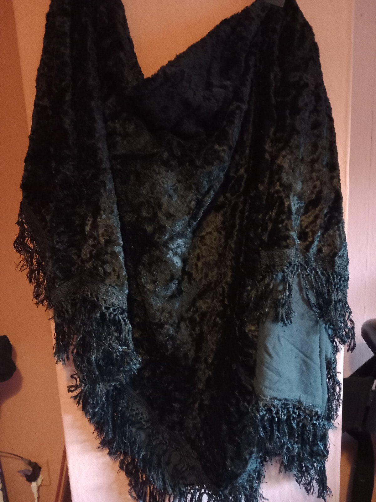 Mooie oude zwart fluwelen omslagdoek, klederdracht, Antiek en Kunst, Verzenden