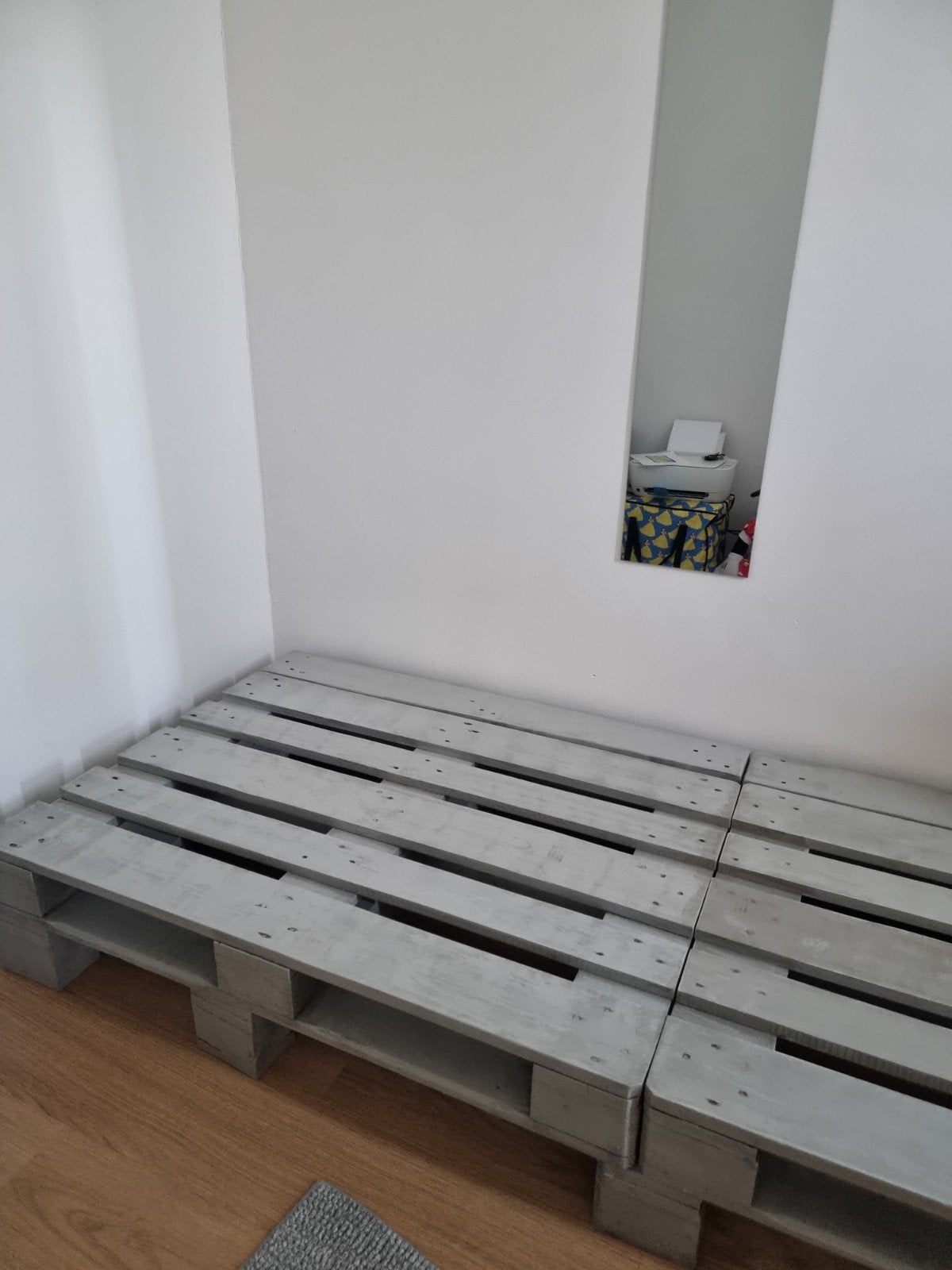 Eenpersoonsbed van pallets met matras, Ophalen, Gebruikt, 90 cm, Eenpersoons