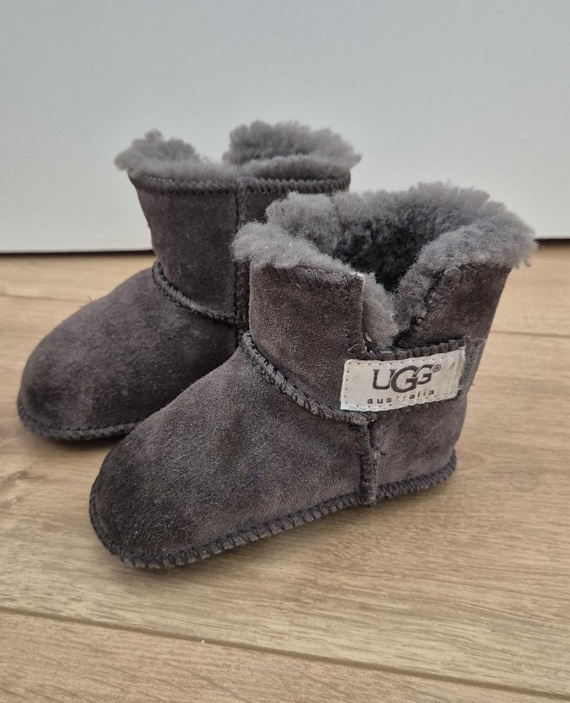 Uggs. Baby. Maat 17 / 18. (6 á 12 maanden)., Kinderen en Baby's, Babykleding | Schoentjes en Sokjes, UGG, Laarsjes, Ophalen of Verzenden