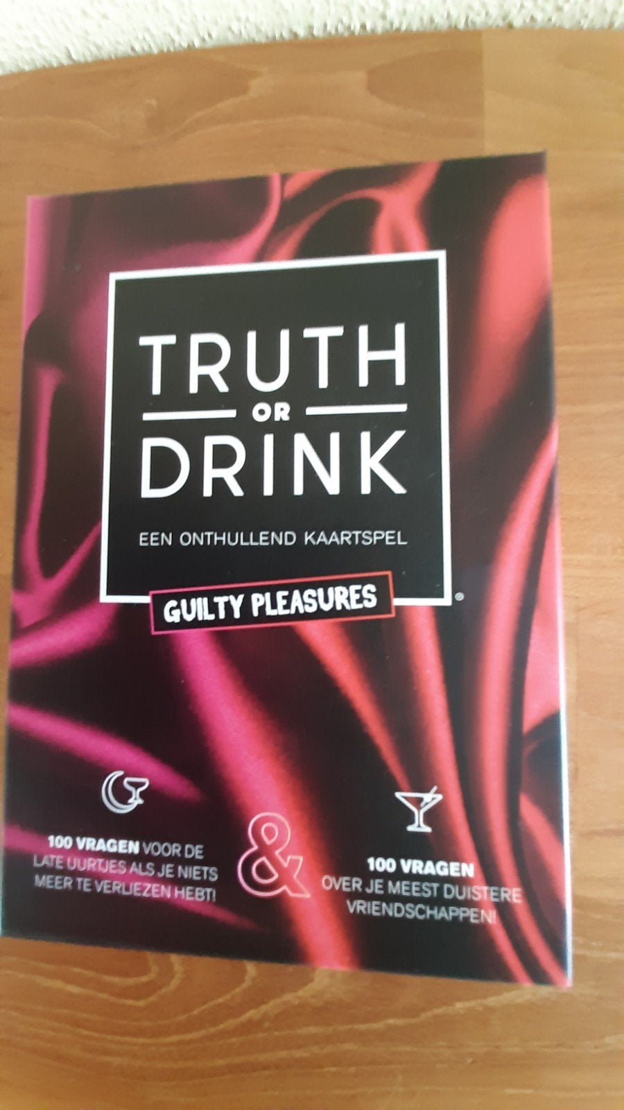 Truth or Drink: Guilty Pleasures Kaartspel, Vijf spelers of meer, Ophalen of Verzenden, Zo goed als nieuw, Truth or Drink