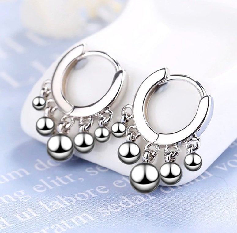 925 sterling zilveren oorbellen met balletjes, Nieuw, Ophalen of Verzenden, Knopjes of Stekers, Zilver
