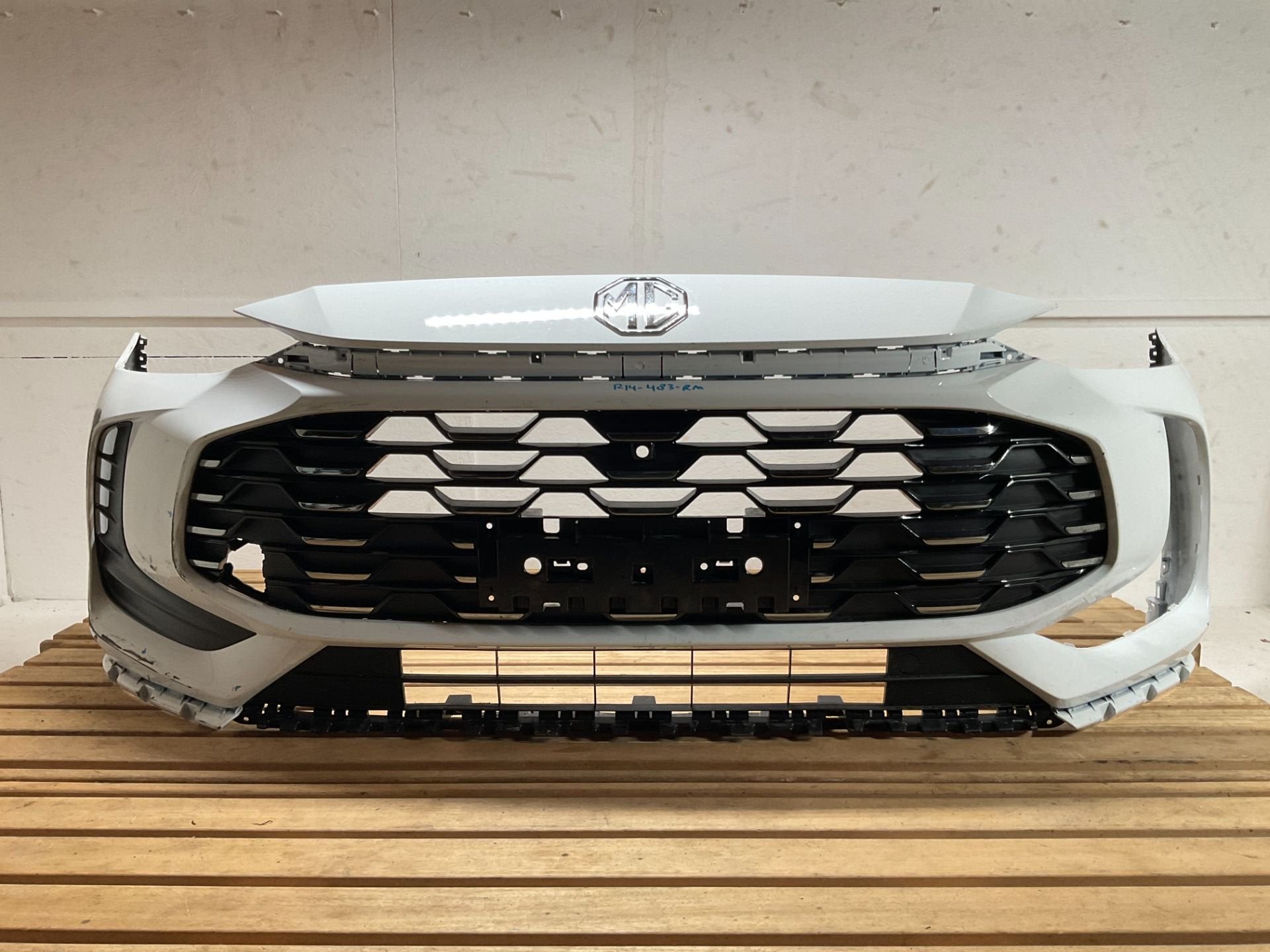 Bumper MG ZS EV SUV 17-21 11406562 Voorbumper Electrisch R14, Gebruikt, Voor, Ophalen of Verzenden, Bumper
