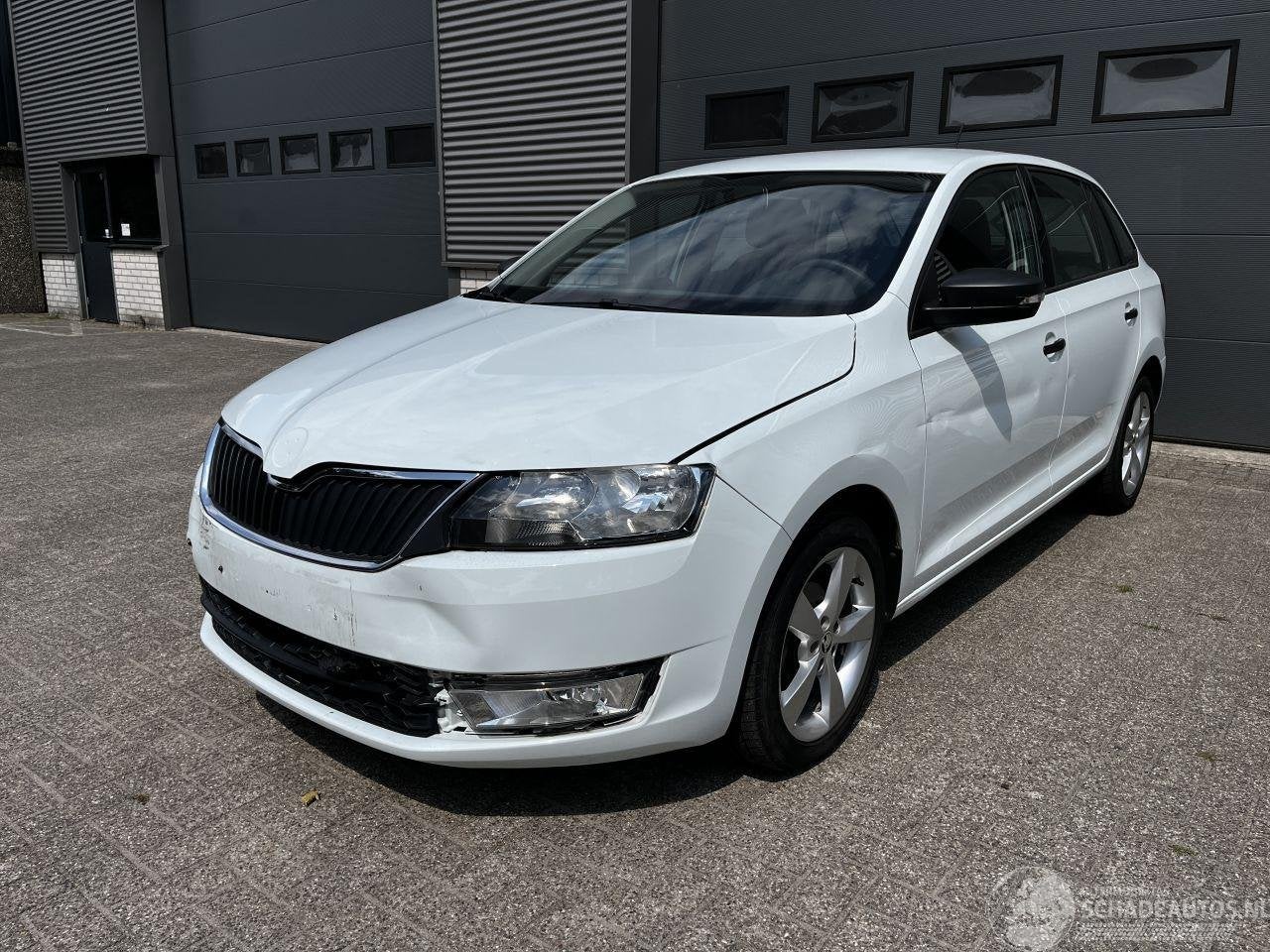 Skoda Rapid 1.2TSI (bj 2015), Infoline@skoda-auto.cz, Wit, Handgeschakeld, Skoda