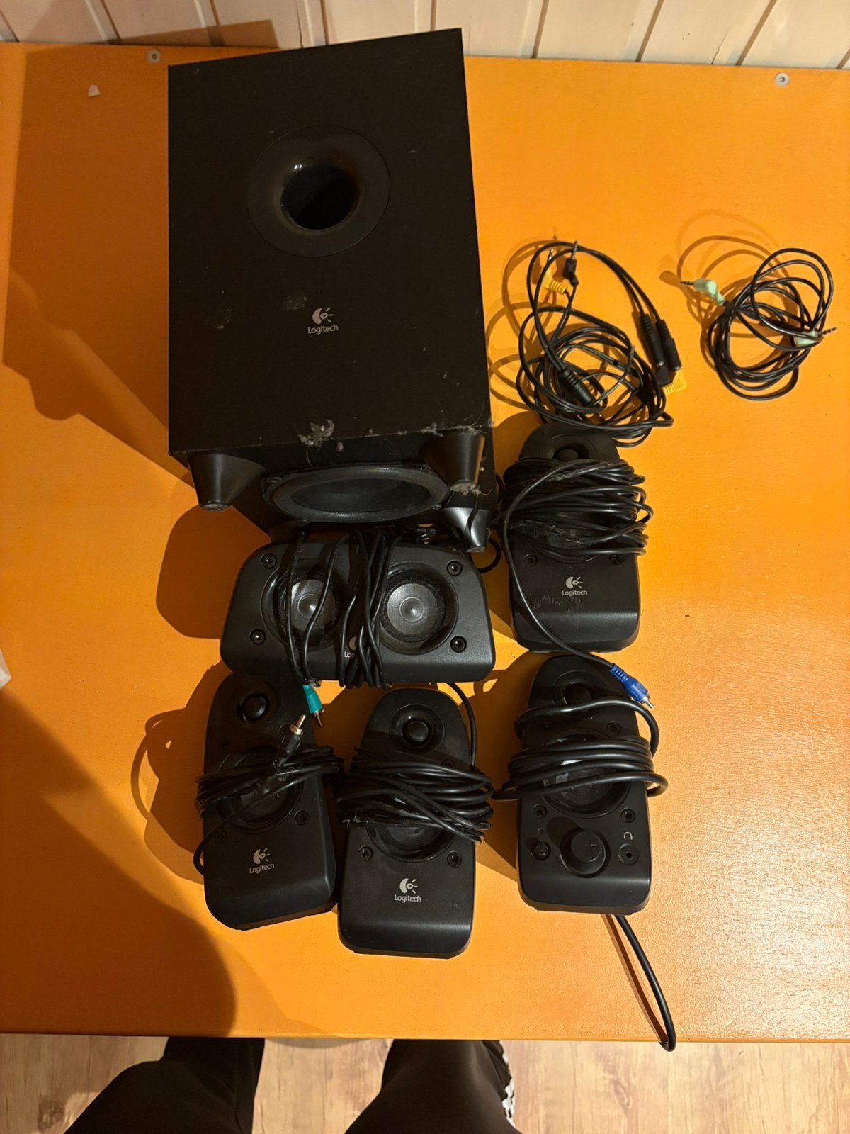 Logitech 5.1 surround speaker set 7-delige speakerset, Overige merken, Gebruikt, Verzenden, Complete surroundset