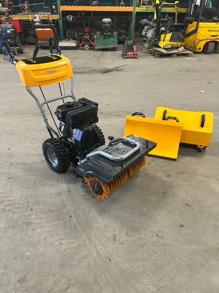 Stiga sws600 veegmachine \ sneeuwschuiver, Ophalen, Zo goed als nieuw, Stiga