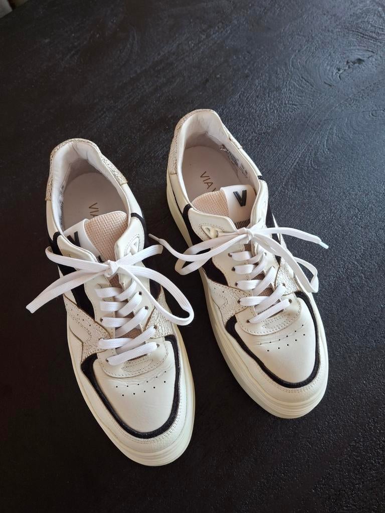 Te koop:Via Vai sneakers nieuw maat 41 kleur beige met zwart, Kleding | Dames, Via Vai, Wit, Nieuw, Ophalen of Verzenden
