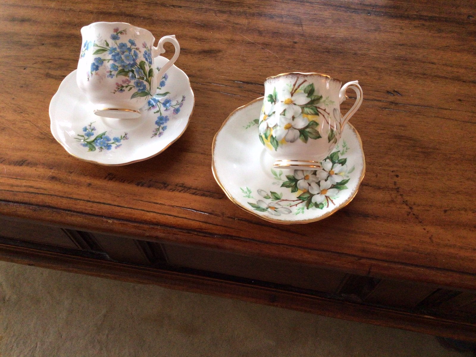 Royal Albert koffiekopjes, Verzamelen, Porselein, Kristal en Bestek, Ophalen of Verzenden, Zo goed als nieuw, Porselein, Kop en/of schotel