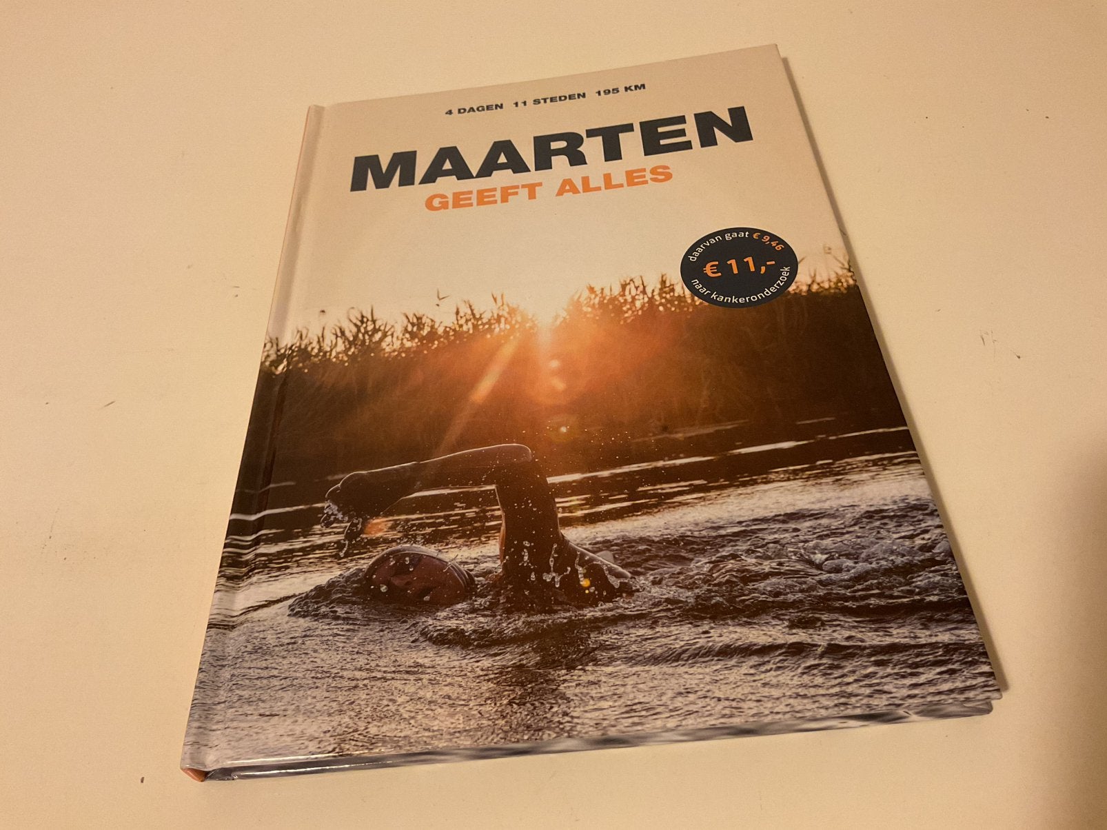 Maarten geeft alles, Ophalen of Verzenden, Zo goed als nieuw