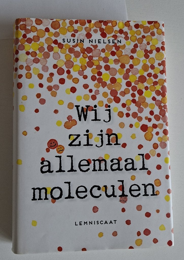 WIJ ZIJN ALLEMAAL MOLECULEN, jeugdboek Susin Nilsen, zgan, Ophalen of Verzenden, Zo goed als nieuw, Susin Nilsen, Fictie