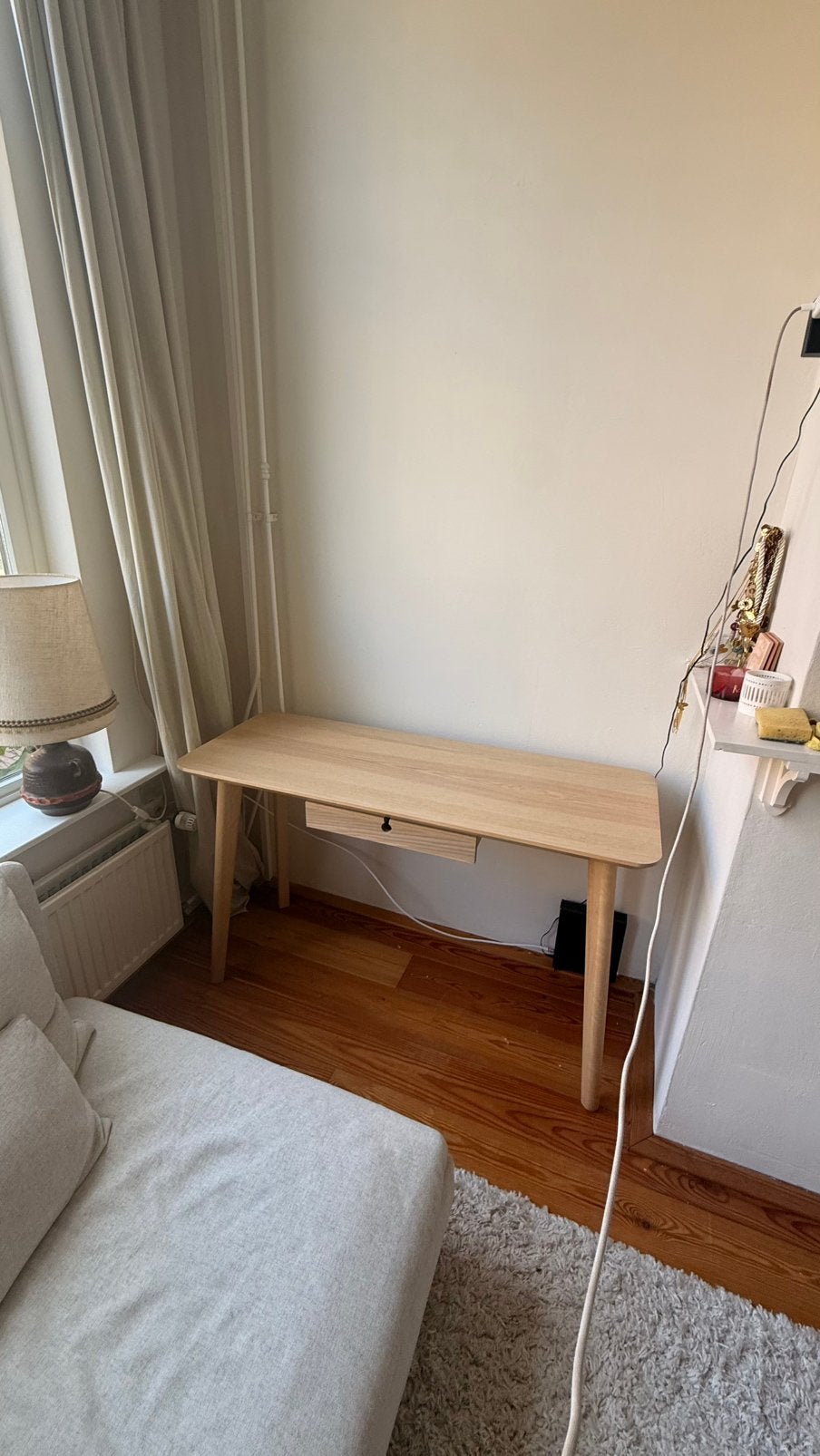 Bureau Lisabo Ikea, Huis en Inrichting, Bureaus, Ophalen, Met lades, 45 cm, Bruin