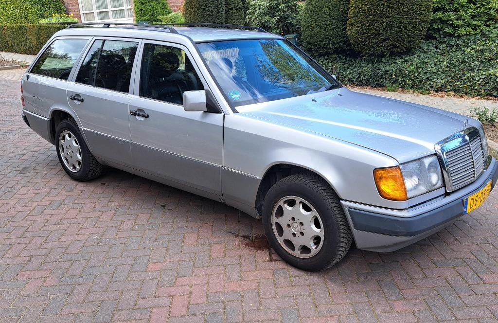 Mercedes-Benz  3.0 300 TE   AUT 1992 Grijs, Auto's, Mercedes-Benz, Achterwielaandrijving, Zwart, 179 pk, Stationwagon