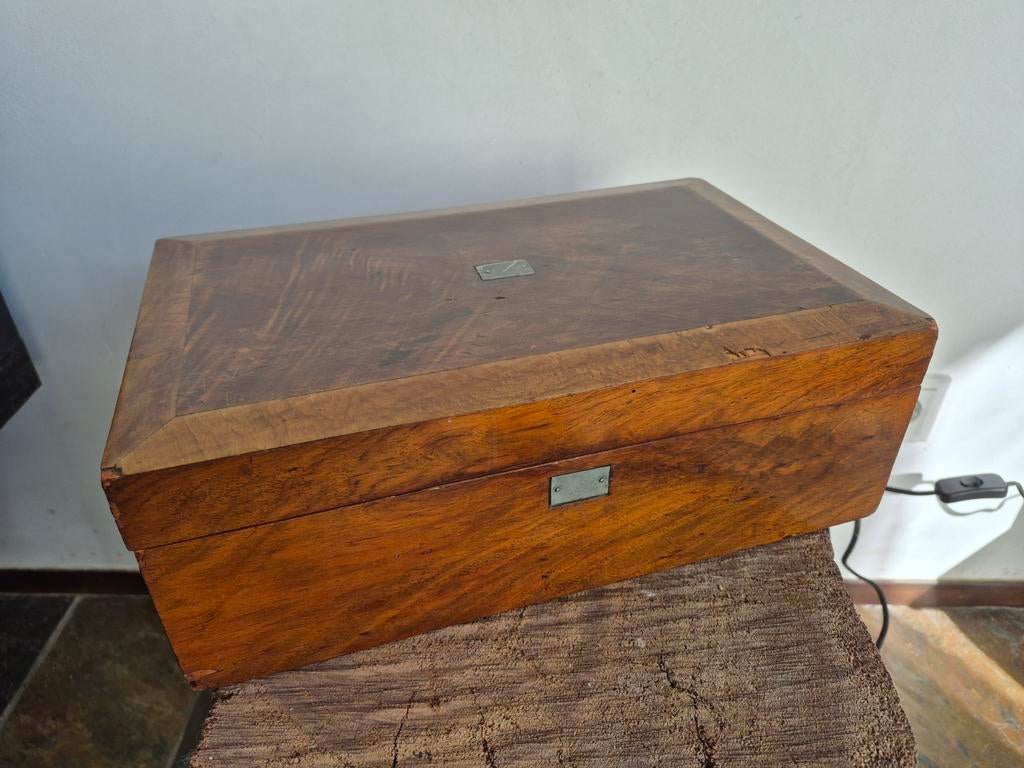 Antieke Victoriaanse Notenhouten Kist - 19e Eeuw, Antiek en Kunst, Antiek | Woonaccessoires, Ophalen of Verzenden