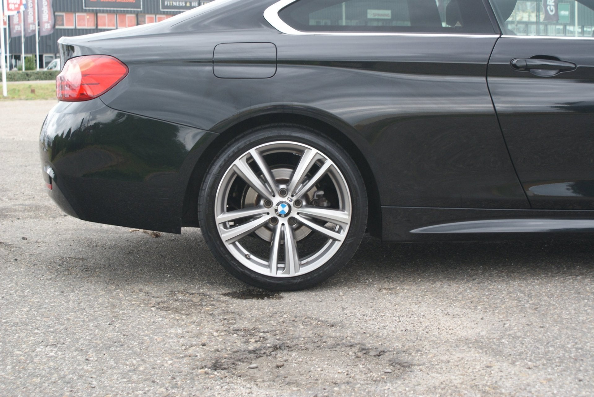 BMW 4-serie Coupé 420i | M Pakket | Org NL | 1e Eigenaar |, Dealer onderhouden, Gebruikt, 4 stoelen, Zwart
