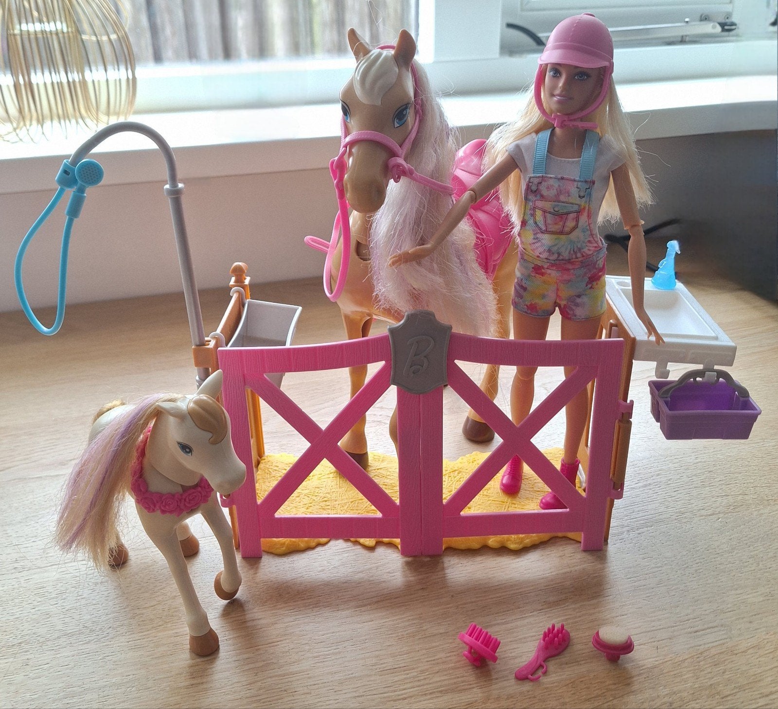 Barbie paardrijset met Barbiepop en twee paarden, Kinderen en Baby's, Ophalen, Gebruikt, Barbie