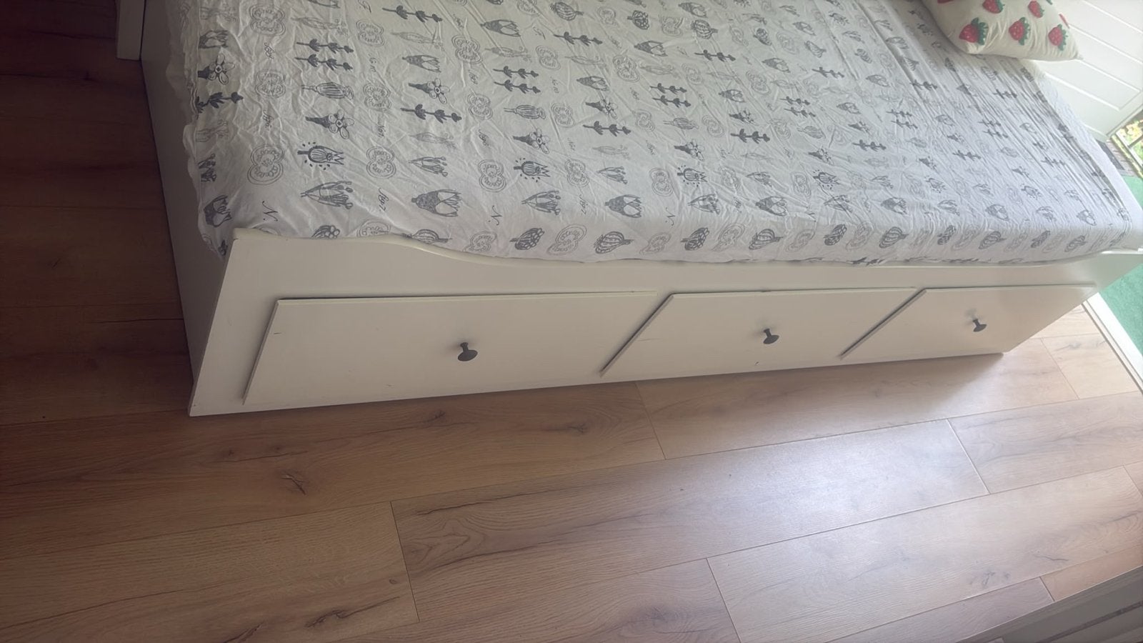 Hemnes bedbank wit met 2 matrassen en 3 lades, Ophalen, Wit, Tweepersoons, Zo goed als nieuw