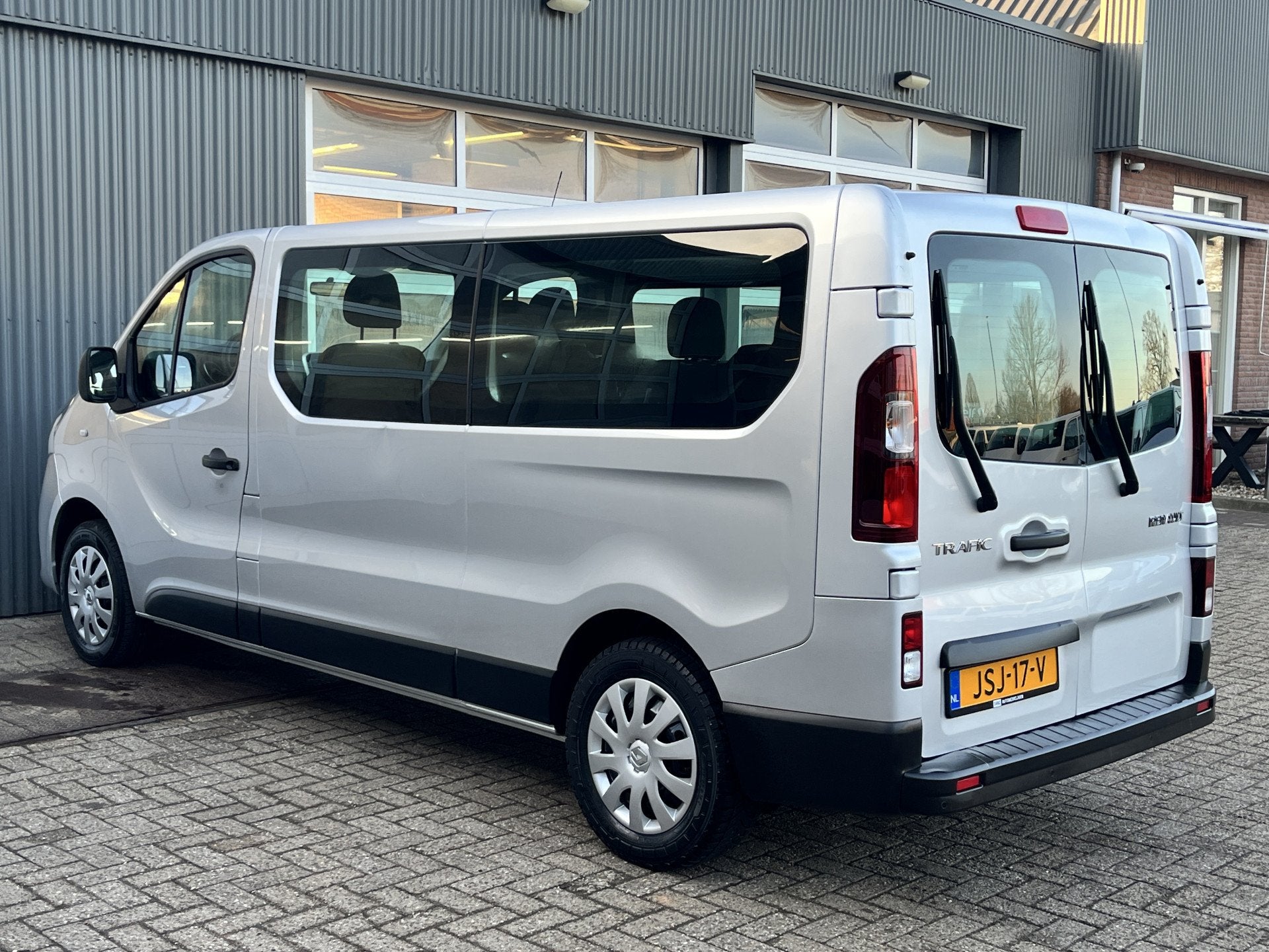 Renault Trafic Passenger 1.6 dCi 120pk BTW / BPM VRIJ! marge, Auto's, Renault, Voorwielaandrijving, Stof, Gebruikt, 2000 kg