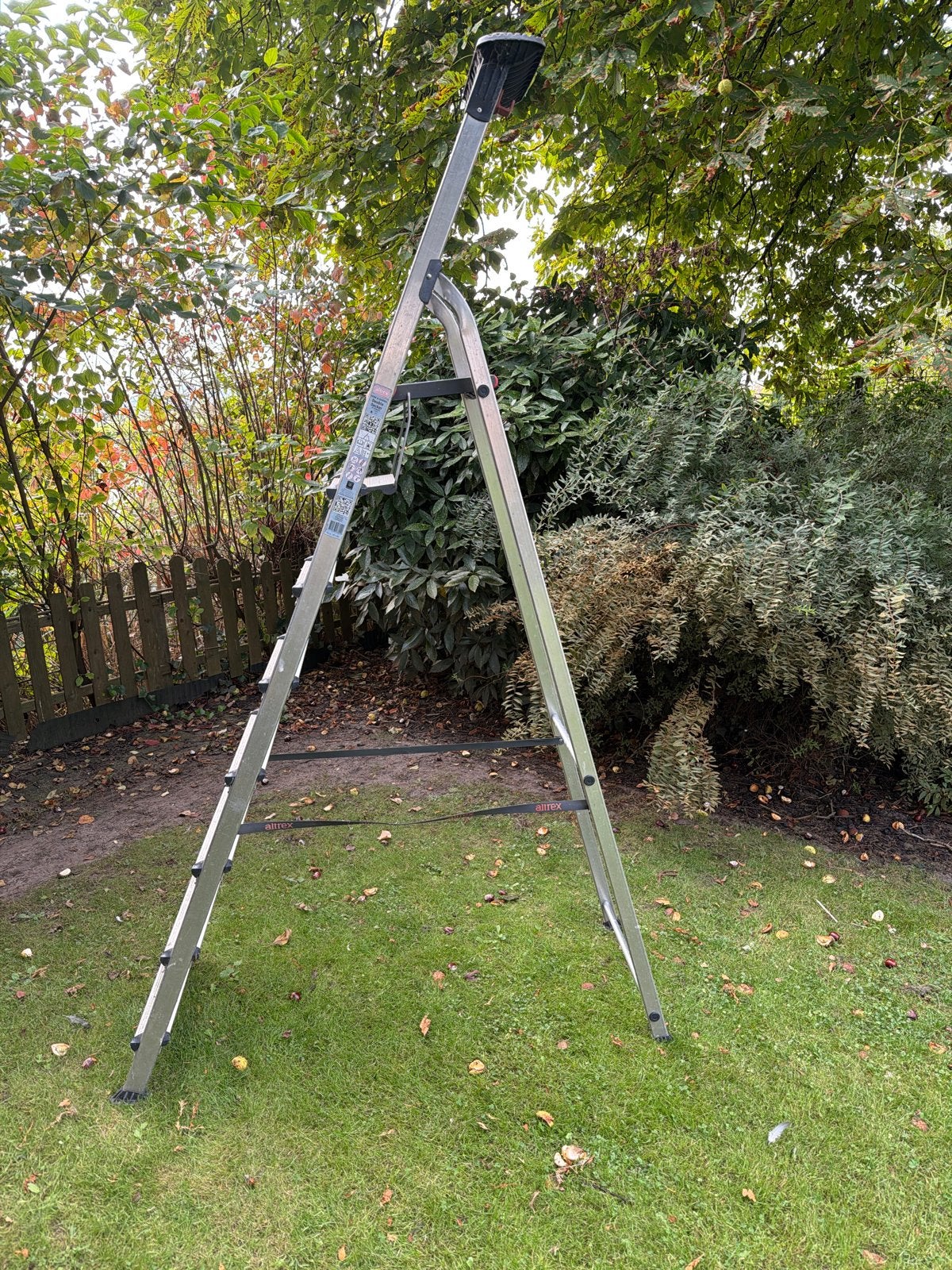 Altrex Dubbele Opstapladder 8 treeds met werkbakje bovenop, Doe-het-zelf en Verbouw, Ophalen, Zo goed als nieuw, Trap, 2 tot 4 meter