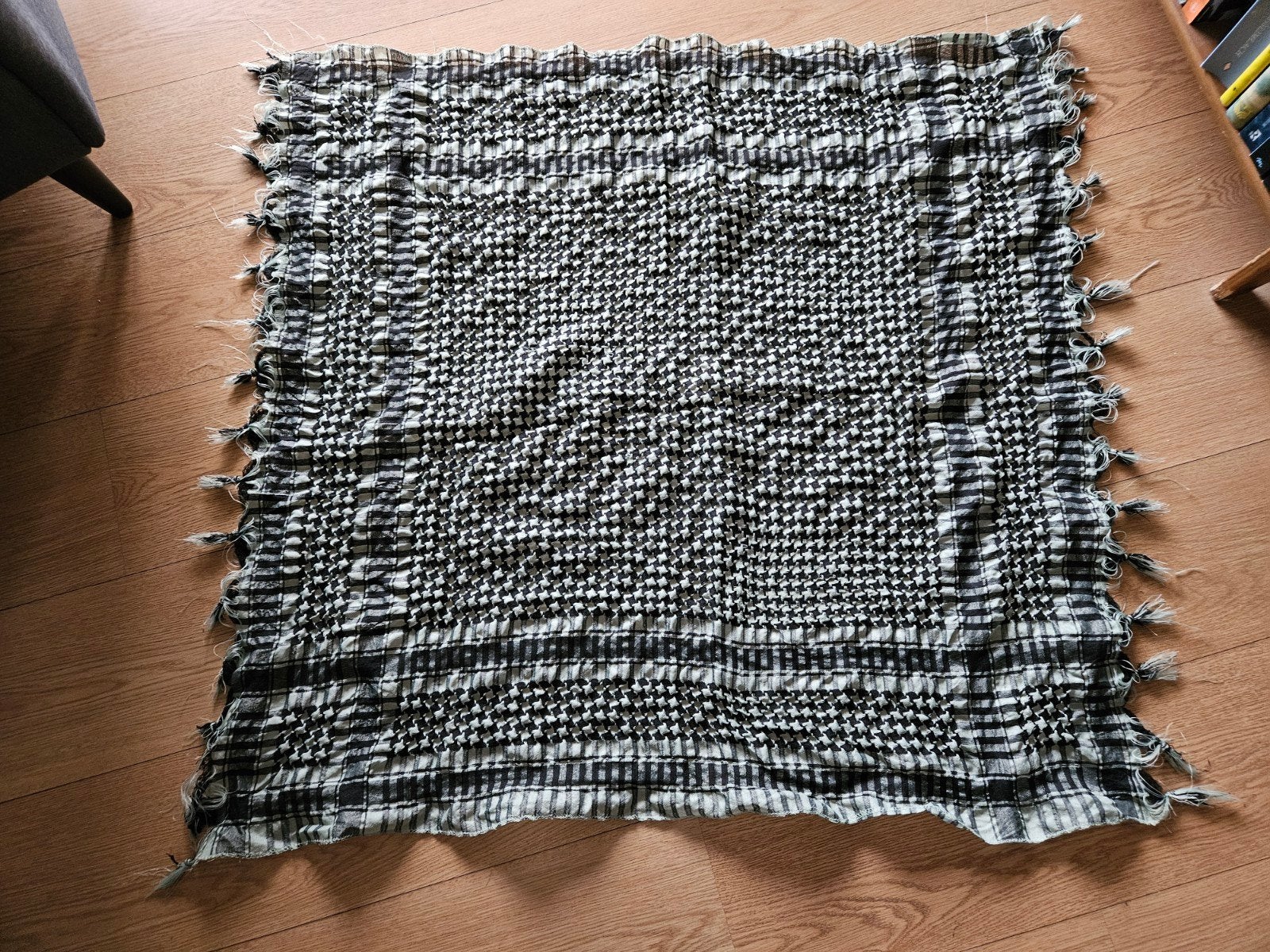 Sjaal groen/ zwart, Ophalen of Verzenden, Gedragen, Maat 46/48 (XL) of groter, Sjaal