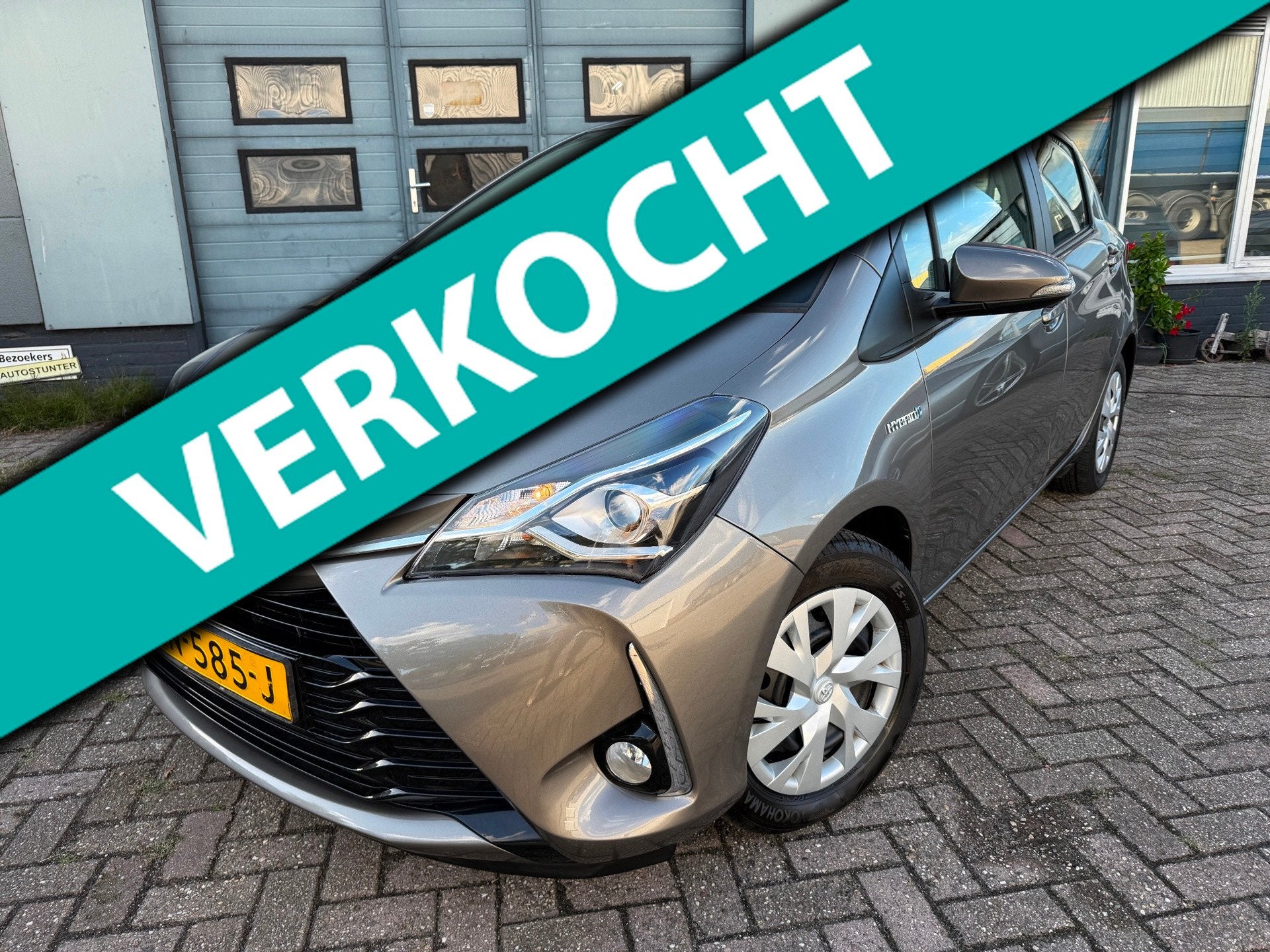 Toyota Yaris 1.5 HYBRID ASPIRATION AUTOMAAT CLIMA CAM NAP 10, Auto's, Dealer onderhouden, Gebruikt, Met garantie (alle), 49 €/maand