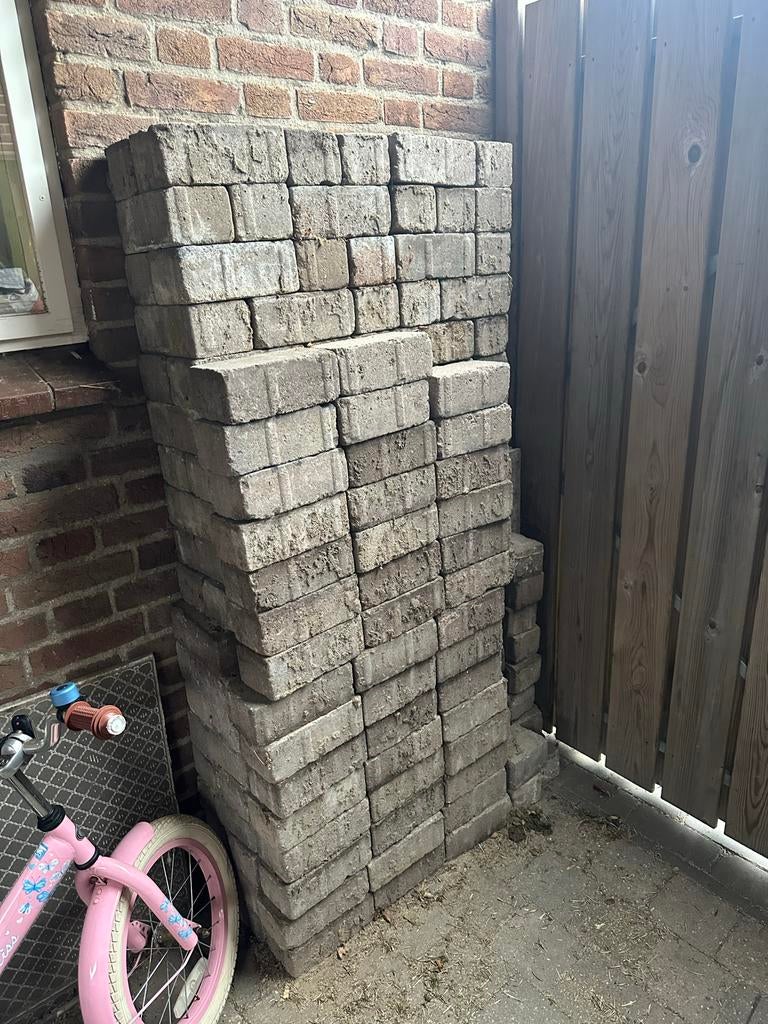Stapel grijze stenen/ klinkers, Ophalen, Gebruikt, Klinkers, 10 m² of meer