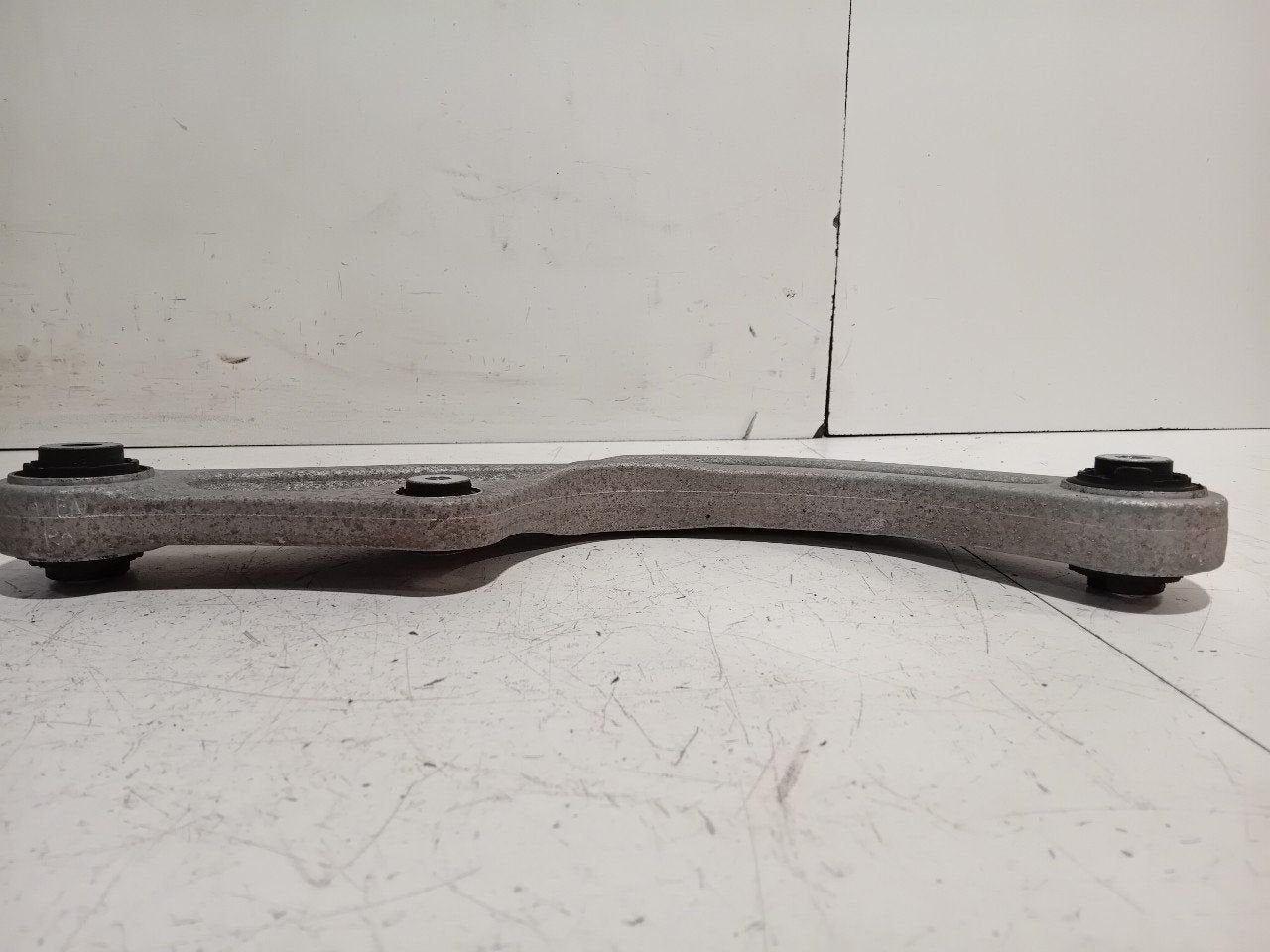 Draagarm rechts achter Volkswagen ID.4, Onderdelen@venauto.nl, Van der Ven Autorecycling B.V., Gebruikt, Ettenseweg 76, 4706 PB Roosendaal, The Netherlands