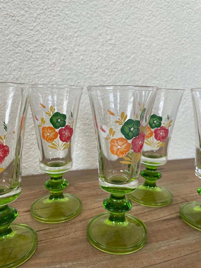 6 likeurglazen met groene voet, Ophalen of Verzenden, Zo goed als nieuw, Overige typen